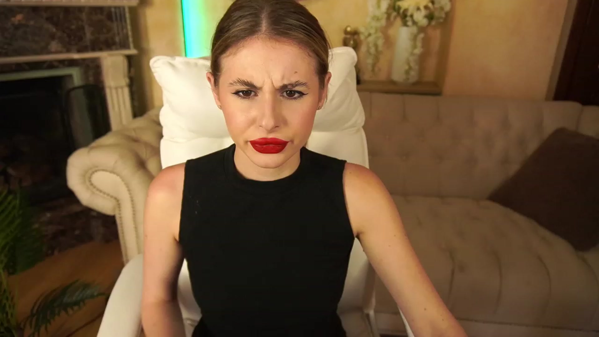 Gallery image thumbnail from MissGadriela's myfreecams stream on, 06/21/2023, 15:00 image 4 of 20