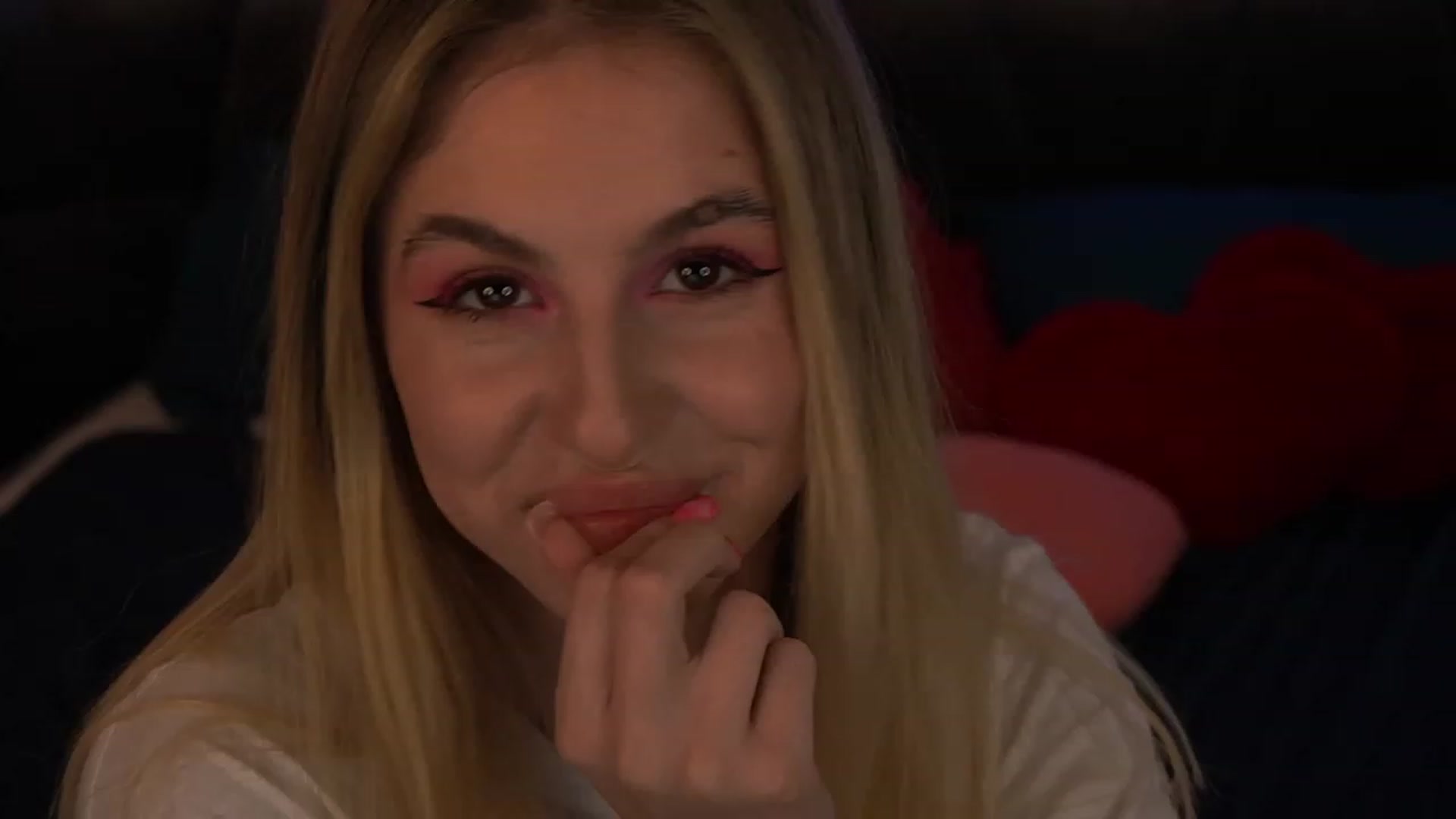 Gallery image thumbnail from MissGadriela's myfreecams stream on, 06/27/2023, 08:36 image 15 of 20