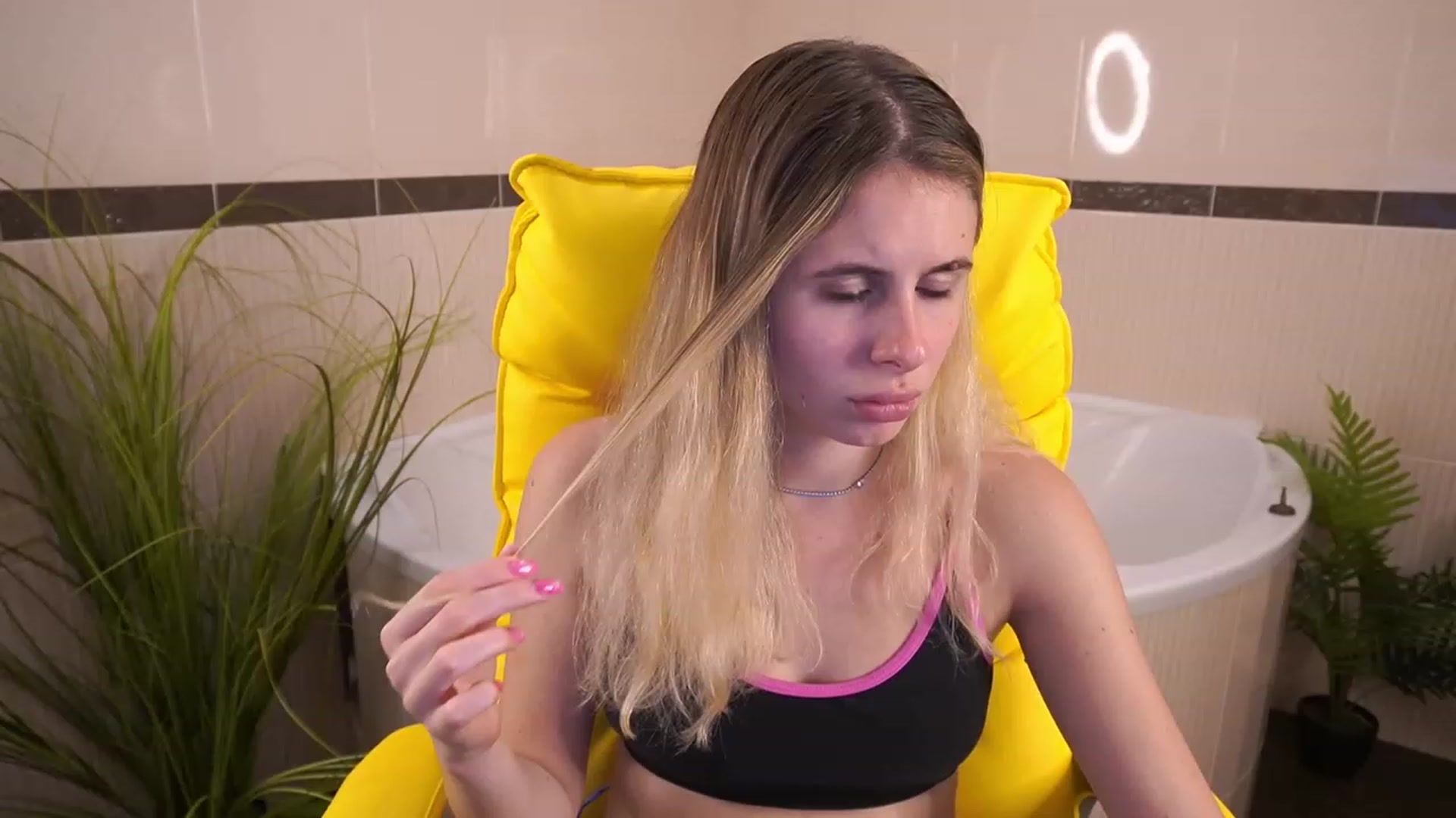 Gallery image thumbnail from MissGadriela's myfreecams stream on, 06/29/2023, 14:17 image 3 of 20