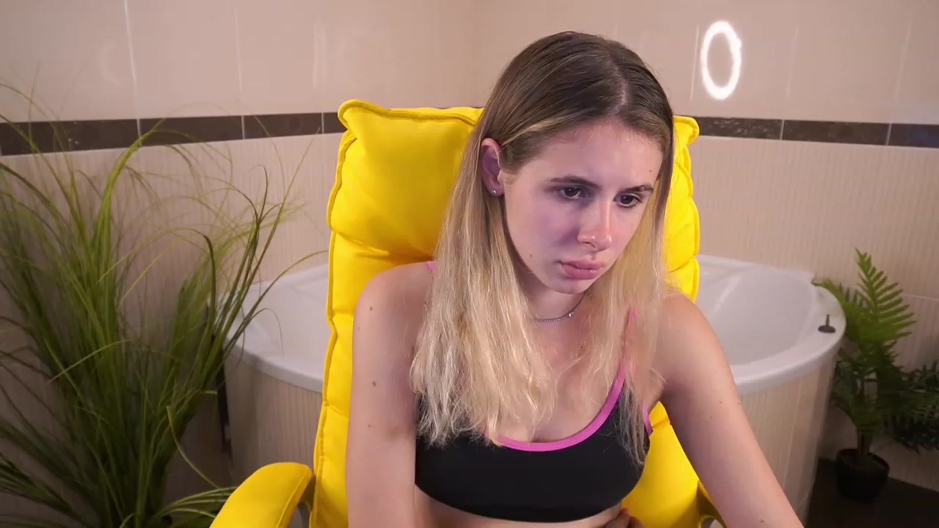 Gallery image thumbnail from MissGadriela's myfreecams stream on, 06/29/2023, 14:17 image 4 of 20