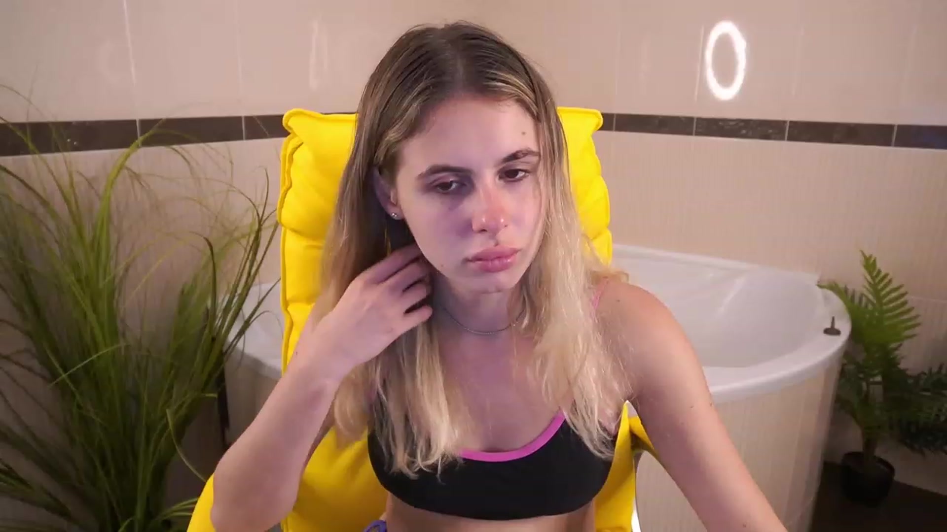 Gallery image thumbnail from MissGadriela's myfreecams stream on, 06/29/2023, 17:27 image 5 of 20