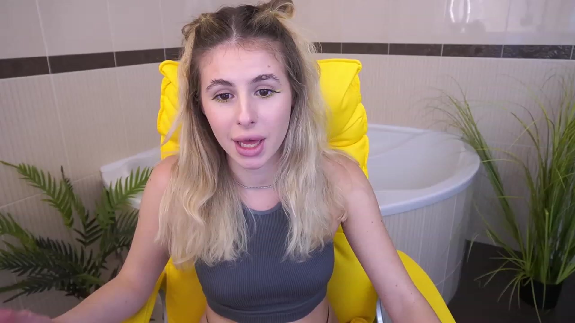 Gallery image thumbnail from MissGadriela's myfreecams stream on, 07/03/2023, 09:53 image 16 of 20