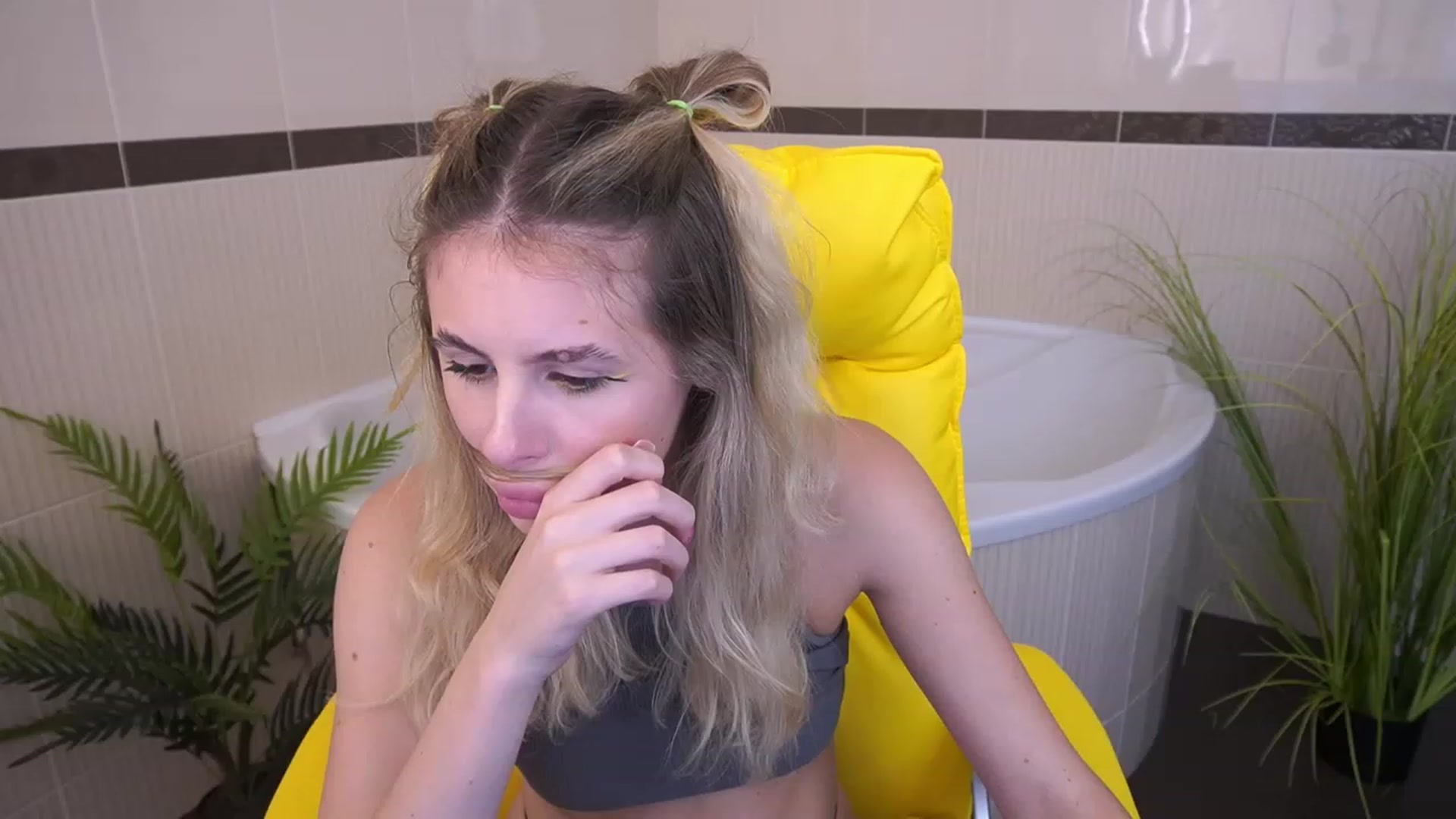Gallery image thumbnail from MissGadriela's myfreecams stream on, 07/03/2023, 10:15 image 1 of 20