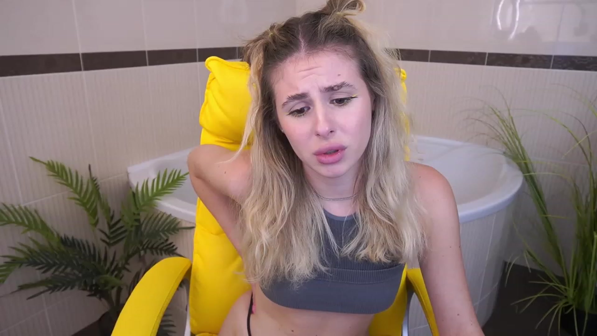 Gallery image thumbnail from MissGadriela's myfreecams stream on, 07/03/2023, 10:50 image 9 of 20