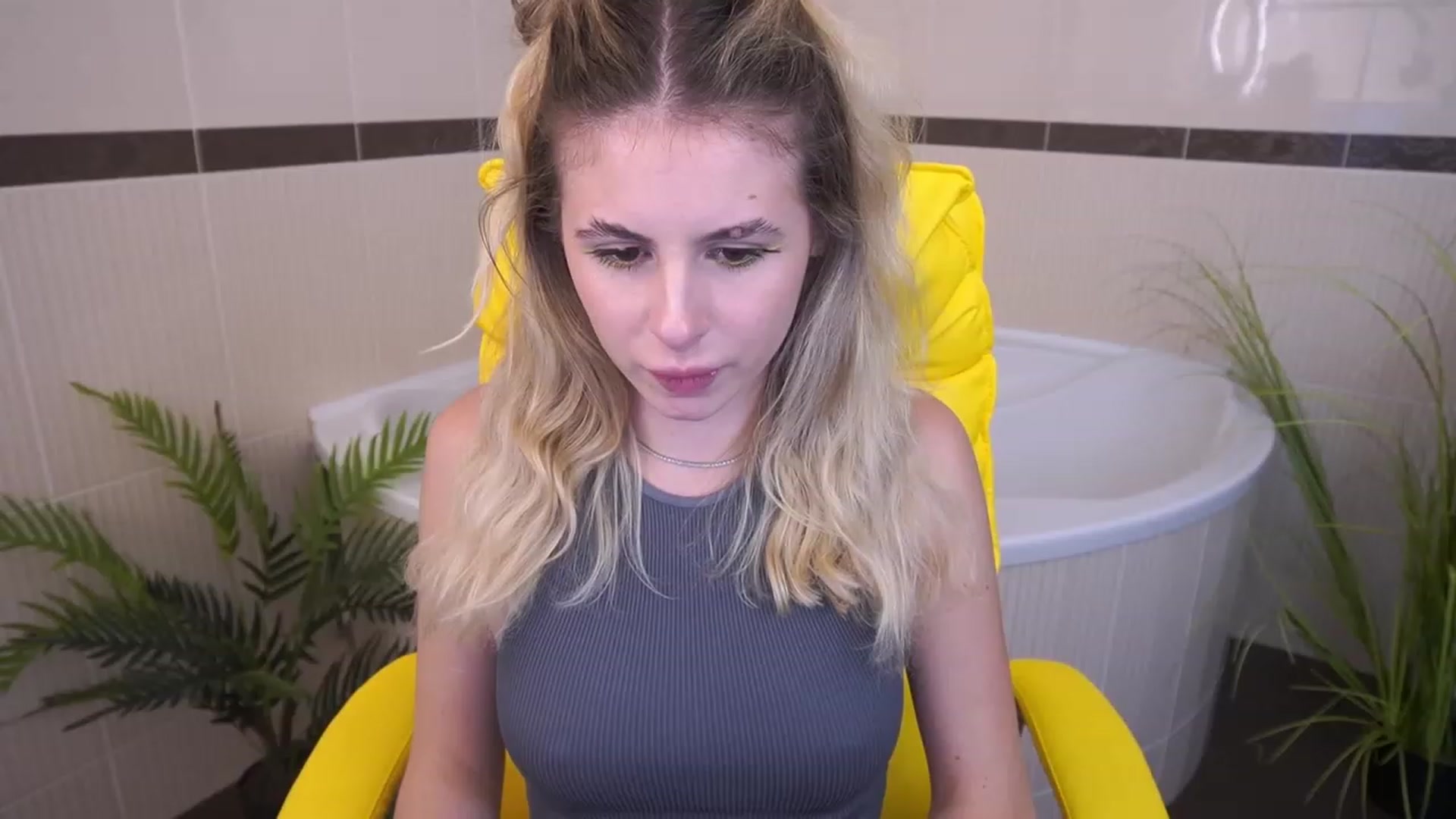 Gallery image thumbnail from MissGadriela's myfreecams stream on, 07/03/2023, 10:50 image 3 of 20