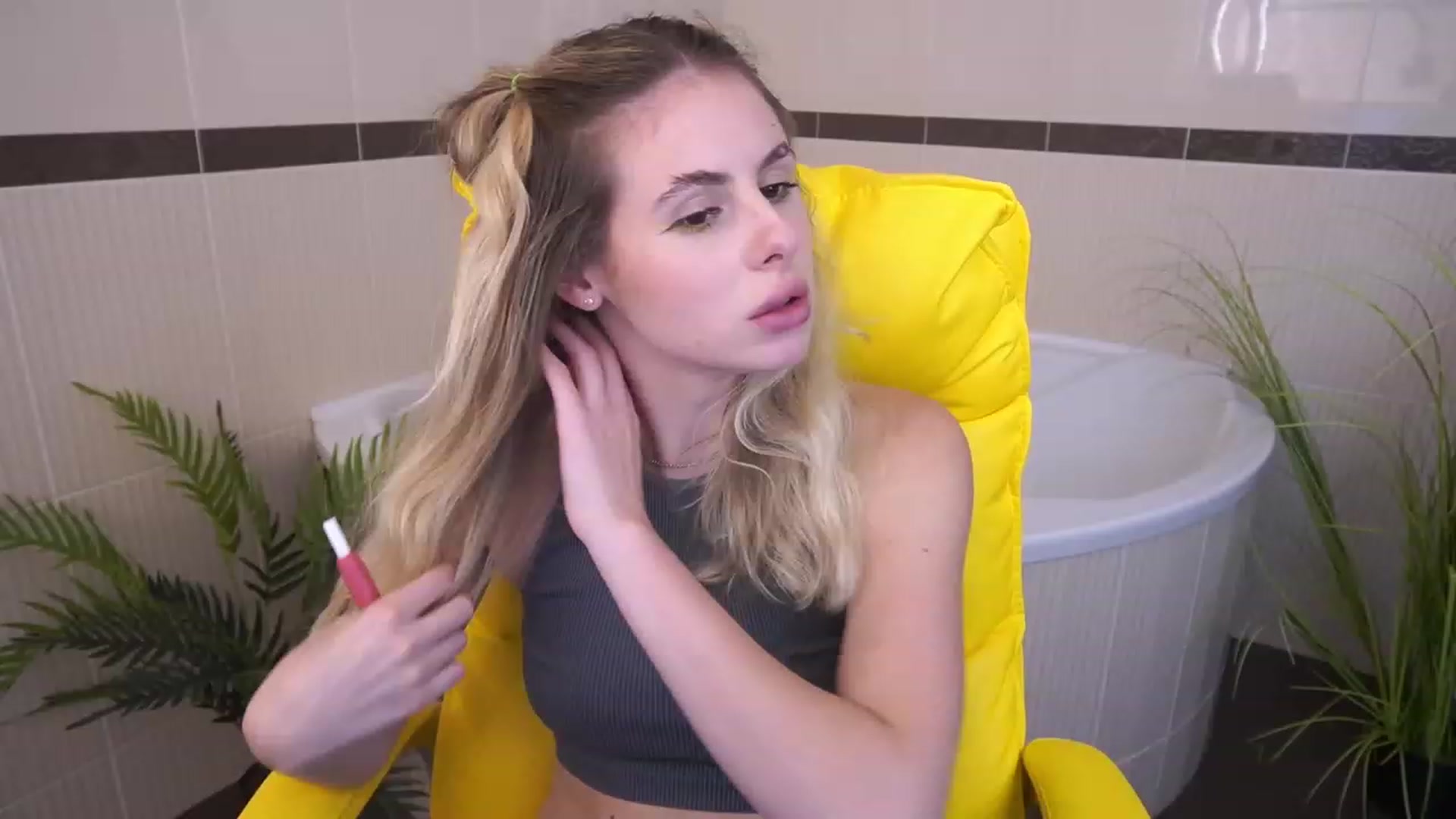 Gallery image thumbnail from MissGadriela's myfreecams stream on, 07/03/2023, 11:58 image 6 of 20