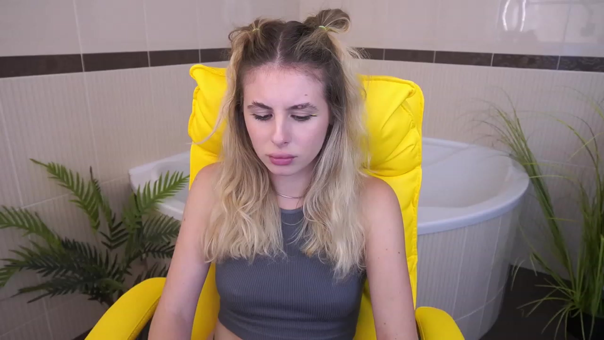 Gallery image thumbnail from MissGadriela's myfreecams stream on, 07/03/2023, 11:58 image 1 of 20