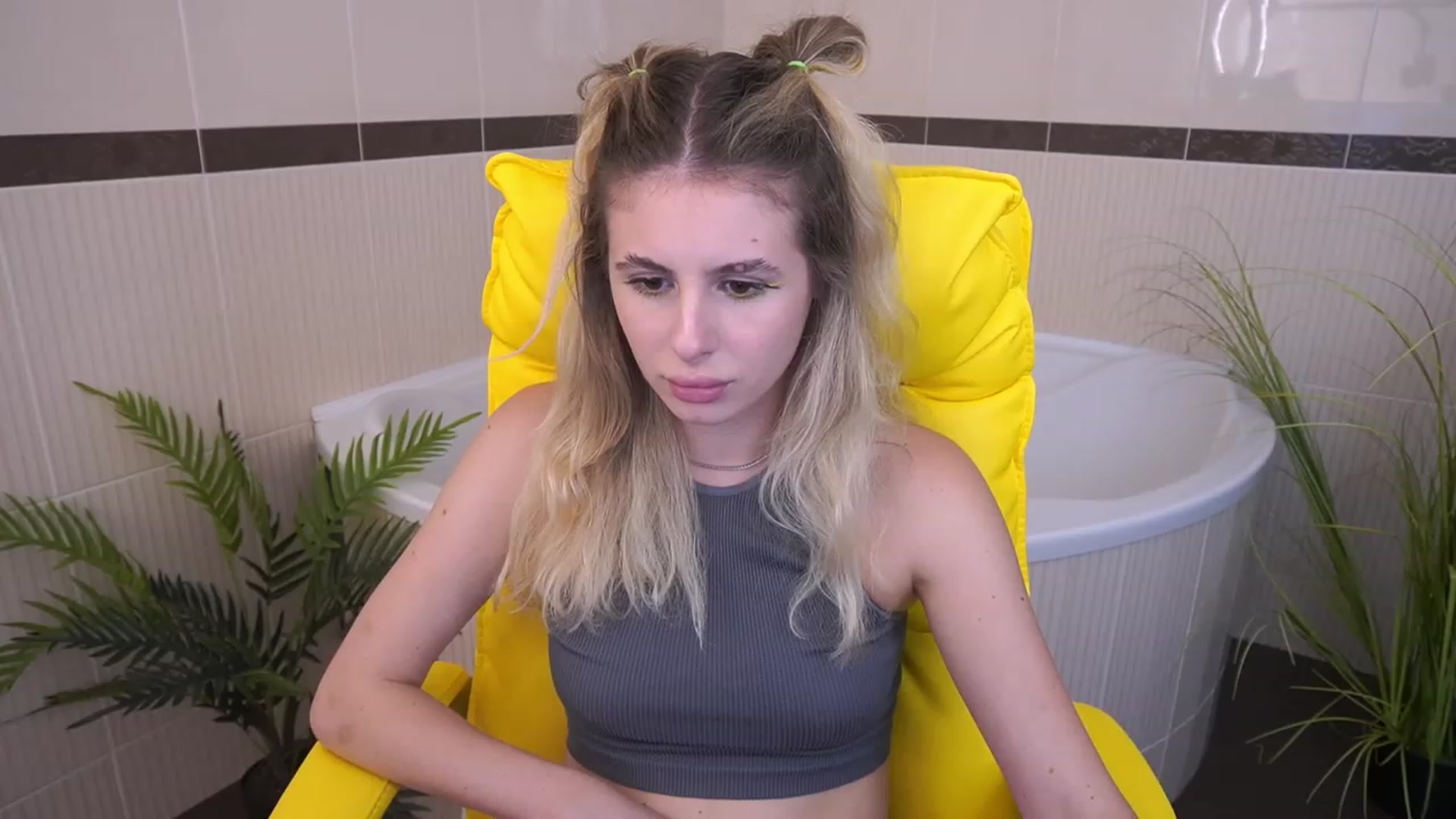 Gallery image thumbnail from MissGadriela's myfreecams stream on, 07/03/2023, 11:58 image 15 of 20