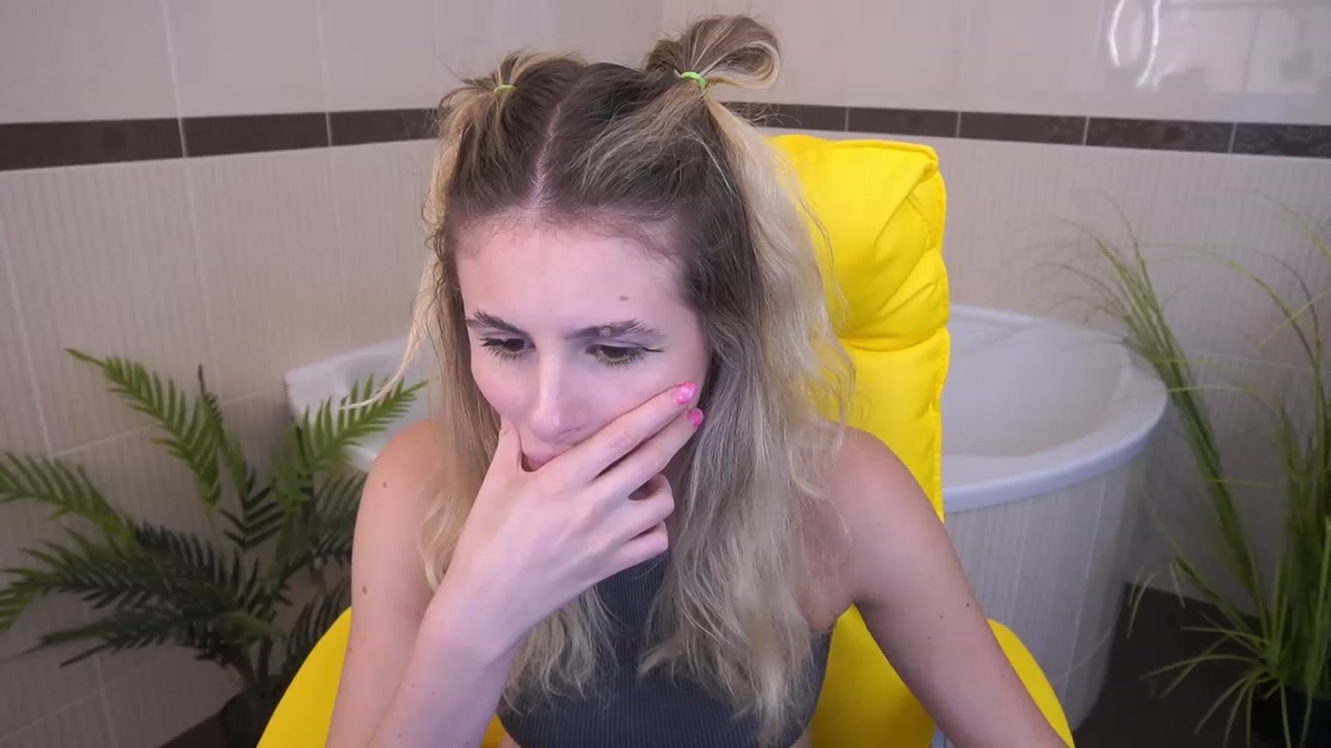 Gallery image thumbnail from MissGadriela's myfreecams stream on, 07/03/2023, 11:58 image 10 of 20