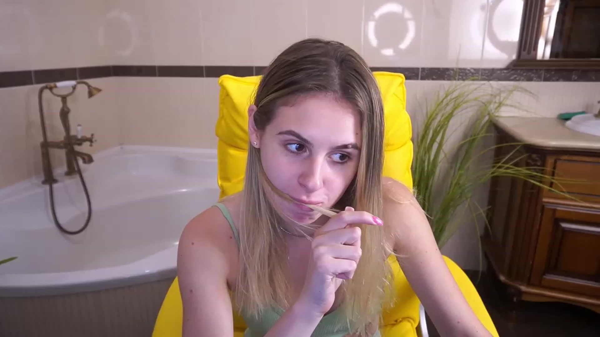 Gallery image thumbnail from MissGadriela's myfreecams stream on, 07/07/2023, 18:32 image 5 of 20