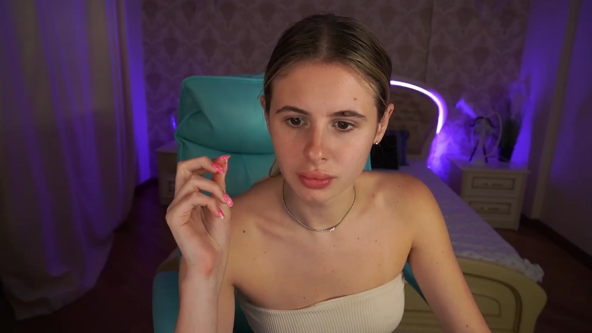 Gallery image thumbnail from MissGadriela's myfreecams stream on, 07/10/2023, 10:13 image 10 of 20