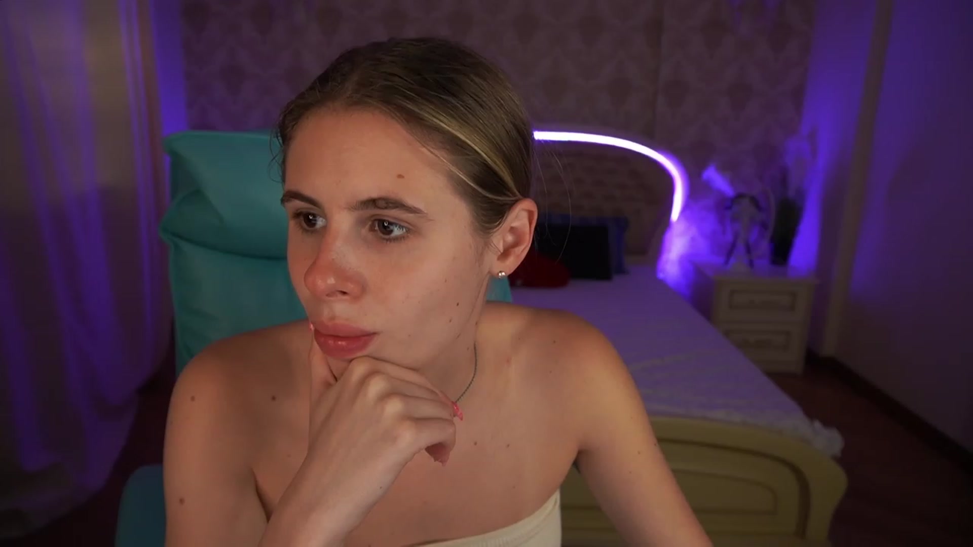 Gallery image thumbnail from MissGadriela's myfreecams stream on, 07/10/2023, 10:54 image 13 of 20