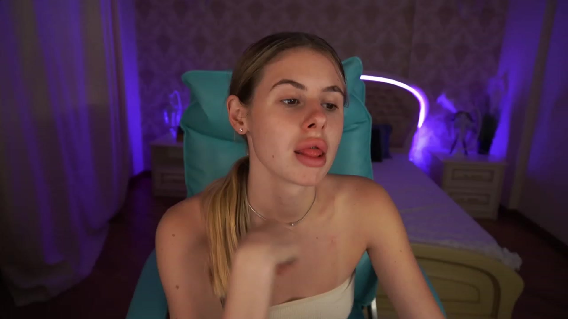 Gallery image thumbnail from MissGadriela's myfreecams stream on, 07/10/2023, 11:54 image 16 of 20