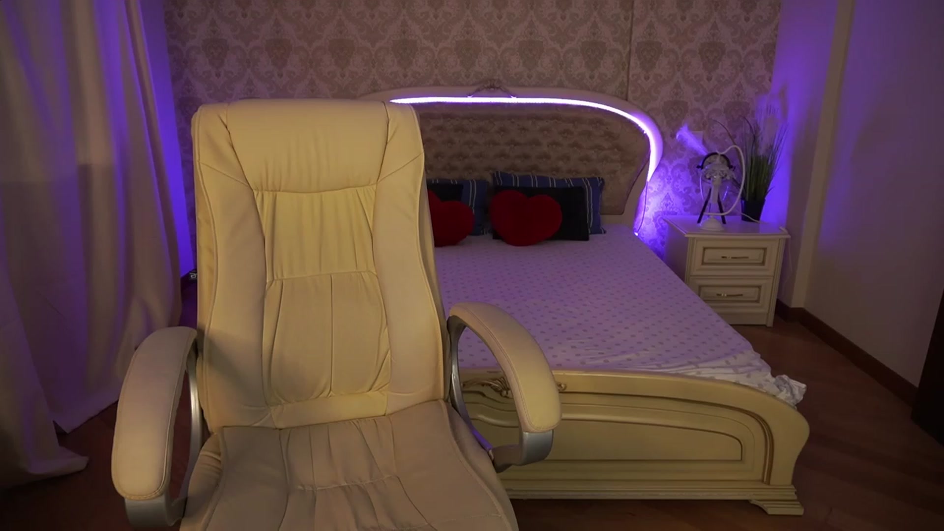 Gallery image thumbnail from MissGadriela's myfreecams stream on, 07/11/2023, 15:29 image 15 of 20