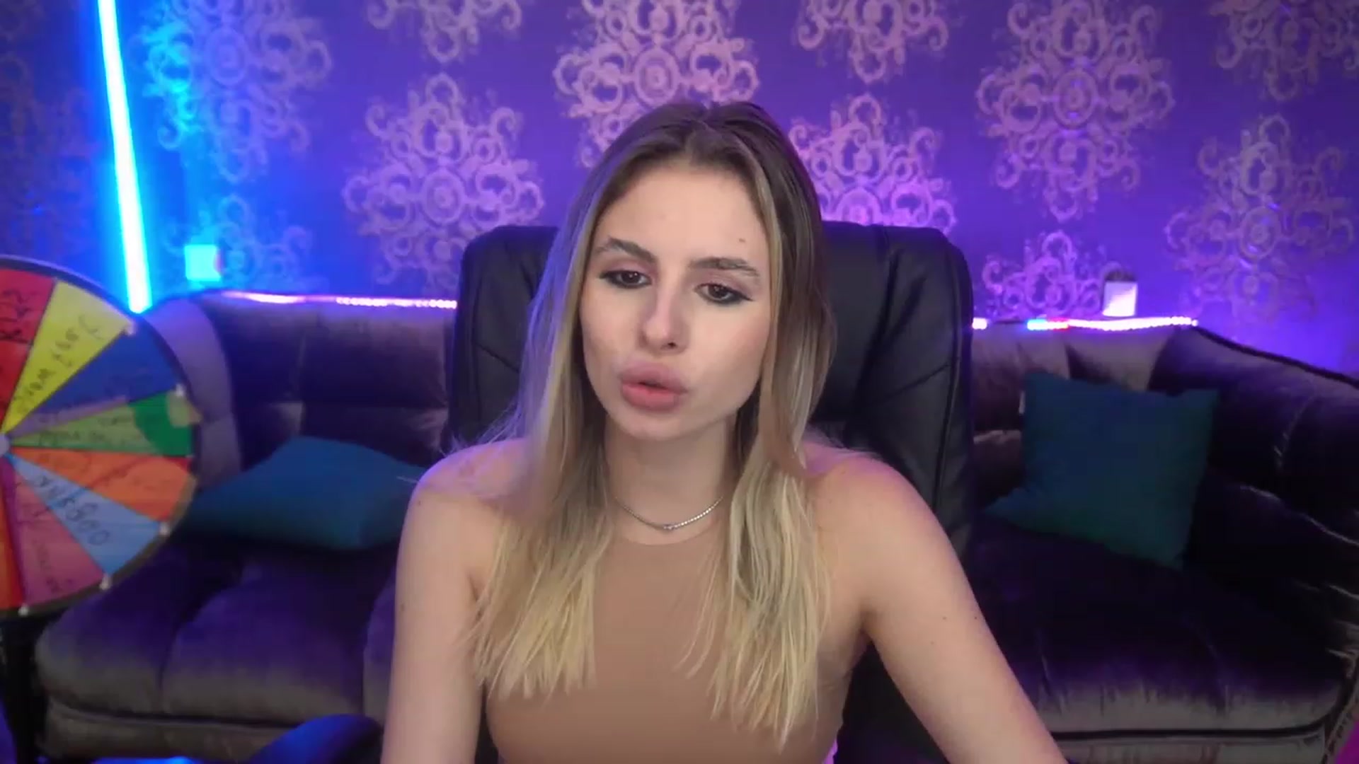 Gallery image thumbnail from MissGadriela's myfreecams stream on, 07/16/2023, 17:01 image 11 of 20