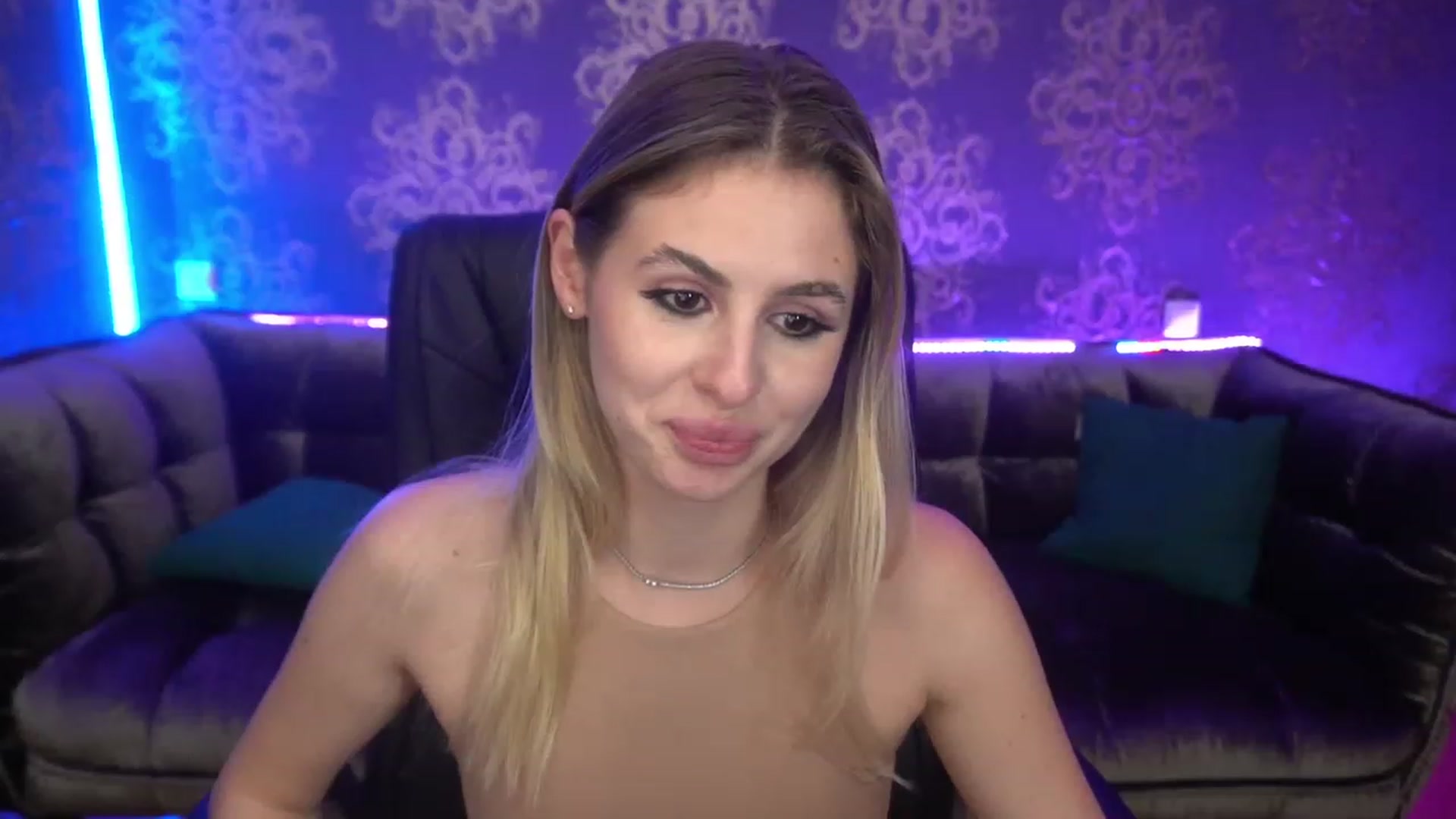 Gallery image thumbnail from MissGadriela's myfreecams stream on, 07/16/2023, 18:29 image 11 of 20