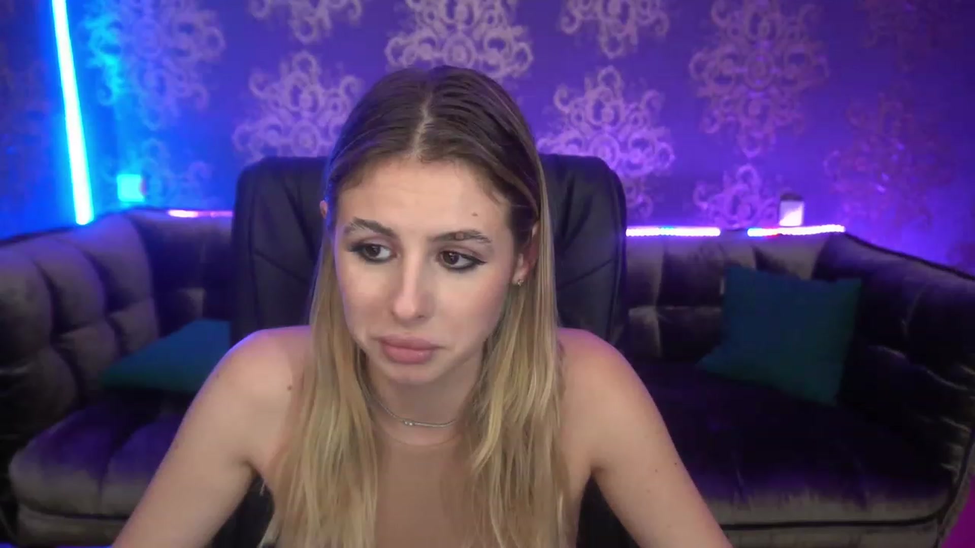 Gallery image thumbnail from MissGadriela's myfreecams stream on, 07/16/2023, 18:29 image 8 of 20