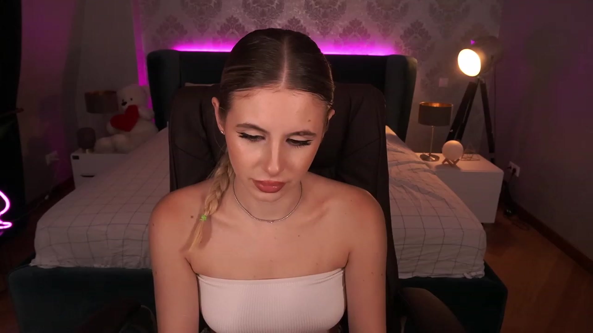 Gallery image thumbnail from MissGadriela's myfreecams stream on, 07/17/2023, 14:05 image 7 of 20