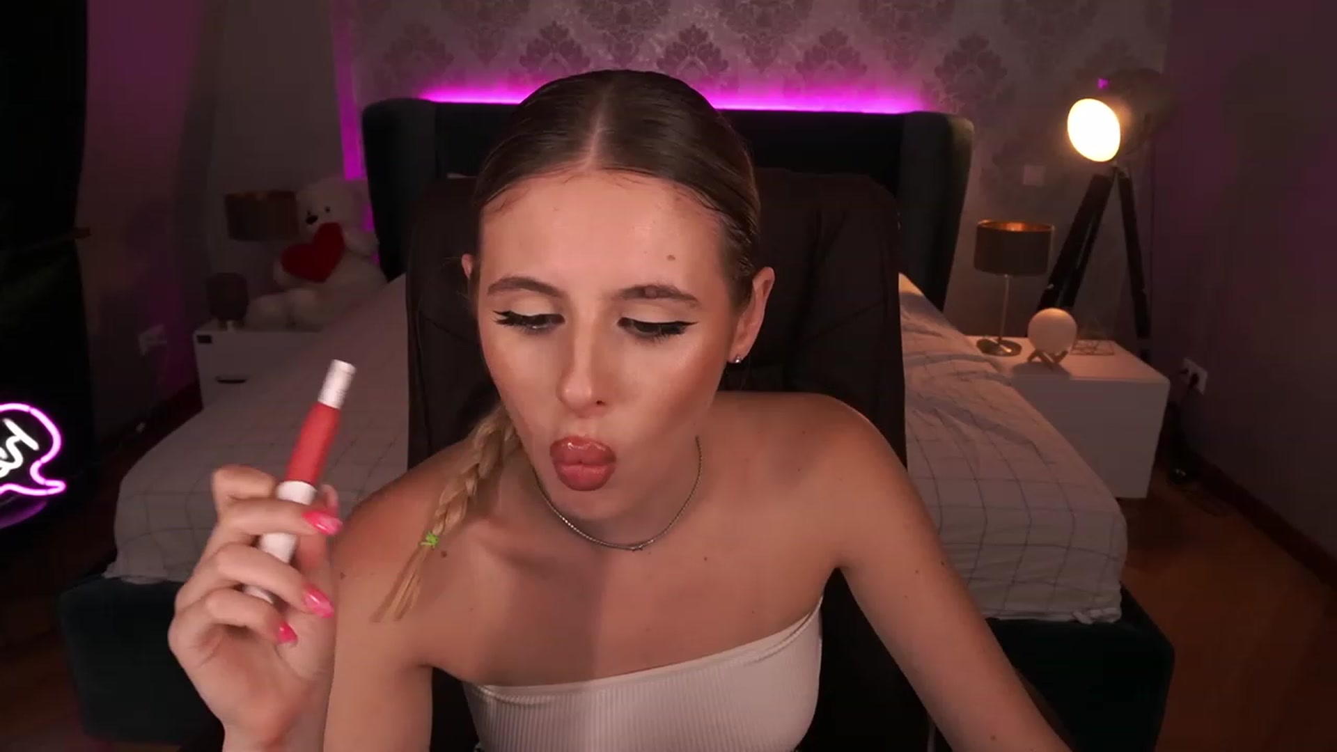 Gallery image thumbnail from MissGadriela's myfreecams stream on, 07/17/2023, 14:05 image 10 of 20