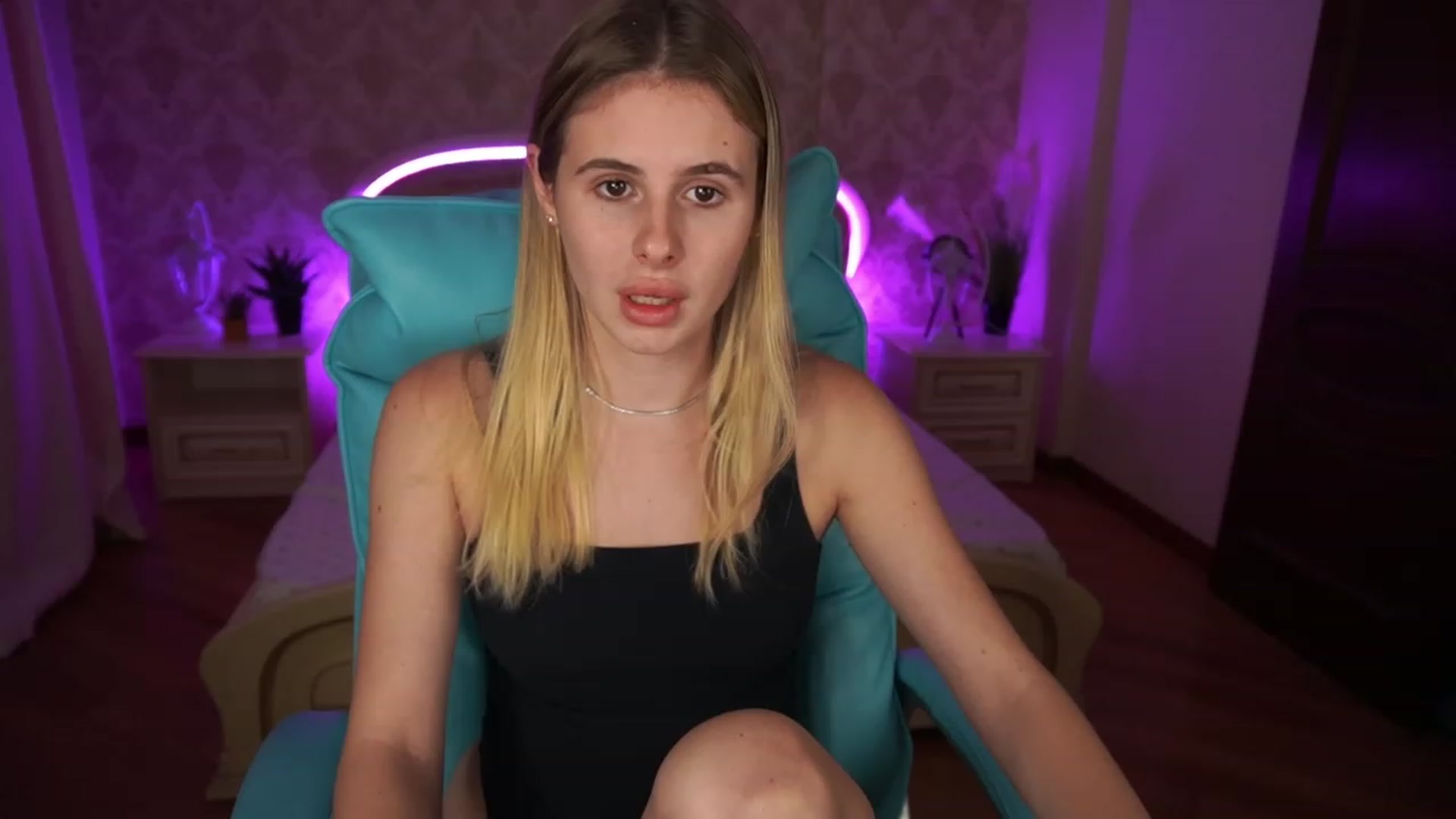 Gallery image thumbnail from MissGadriela's myfreecams stream on, 07/18/2023, 16:06 image 10 of 20