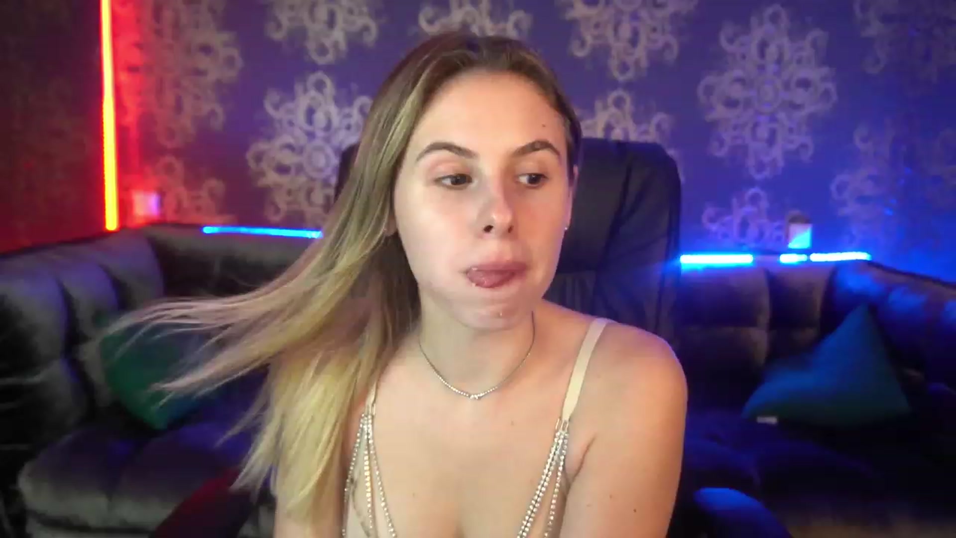 Gallery image thumbnail from MissGadriela's myfreecams stream on, 07/19/2023, 11:23 image 19 of 20