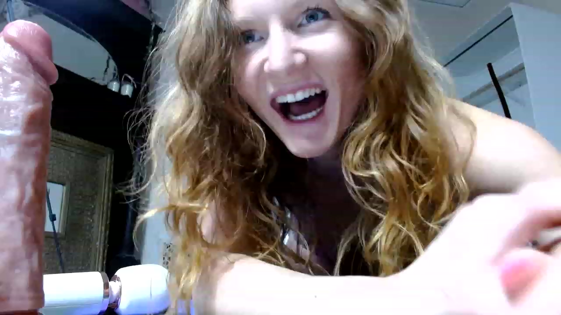 Gallery image thumbnail from MissGingerFox's myfreecams stream on, 12/20/2022, 24:01 image 14 of 20