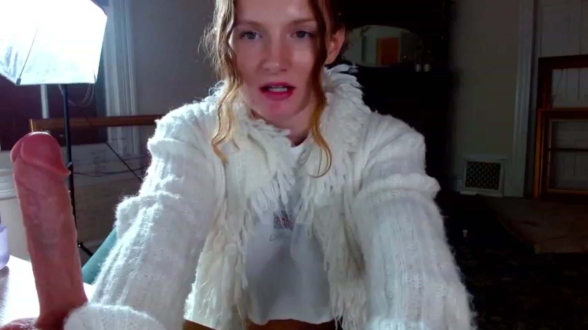 Gallery image thumbnail from MissGingerFox's myfreecams stream on, 12/21/2022, 24:06 image 1 of 20