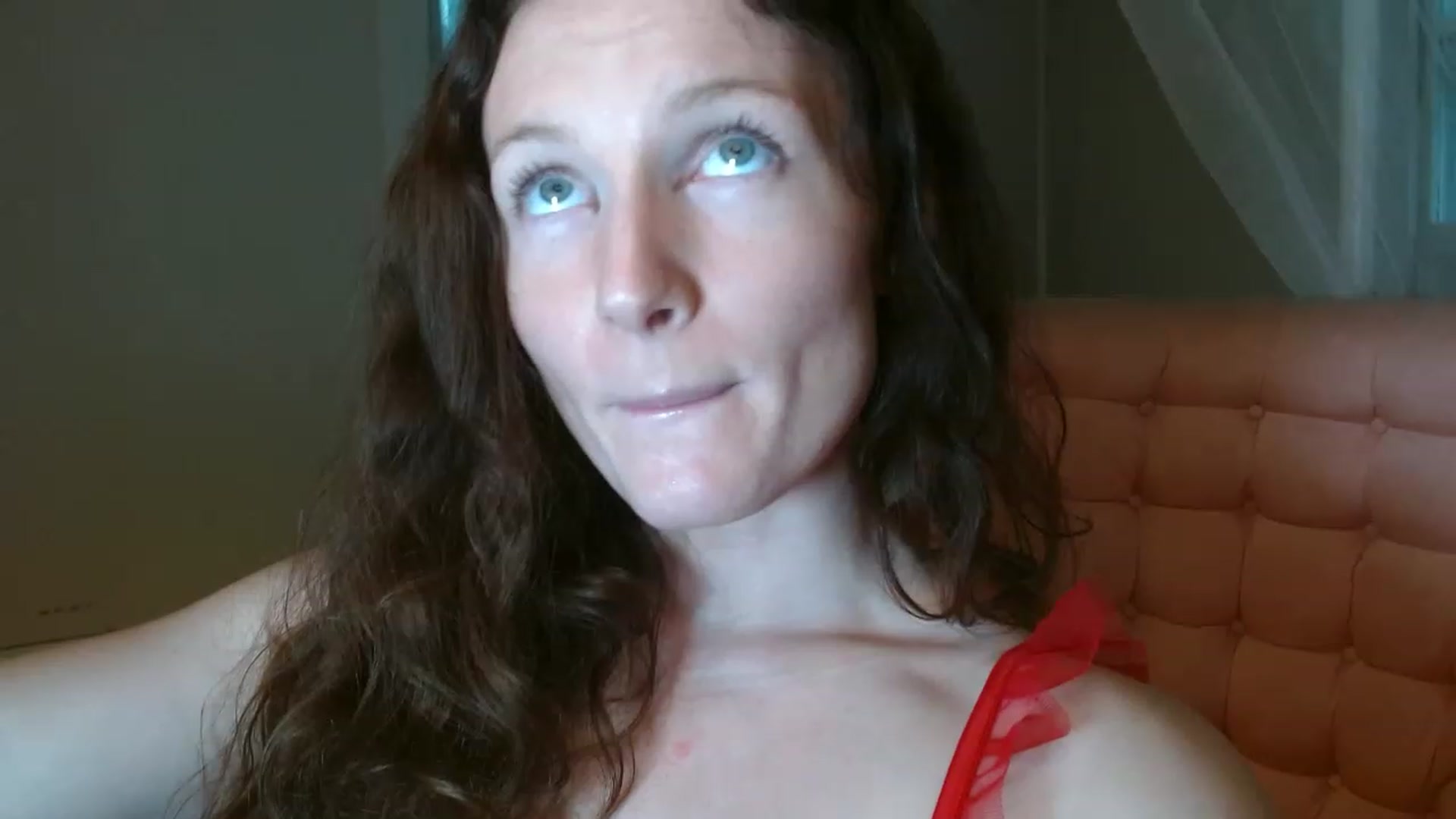 Gallery image thumbnail from MissGingerFox's myfreecams stream on, 05/31/2023, 22:18 image 10 of 20