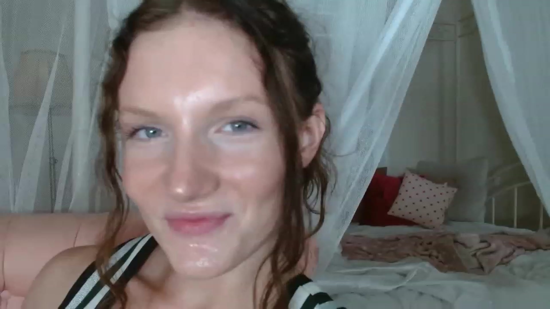 Gallery image thumbnail from MissGingerFox's myfreecams stream on, 06/15/2023, 20:43 image 14 of 20