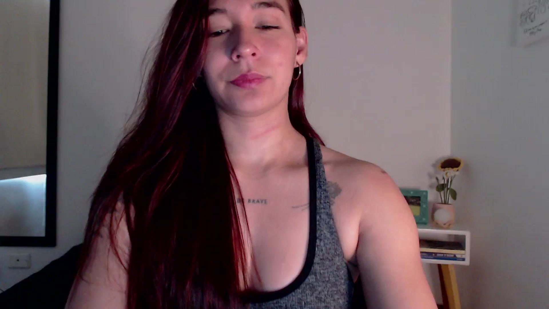 Gallery image thumbnail from MissHayleyy's myfreecams stream on, 05/21/2025, 16:50 image 17 of 20