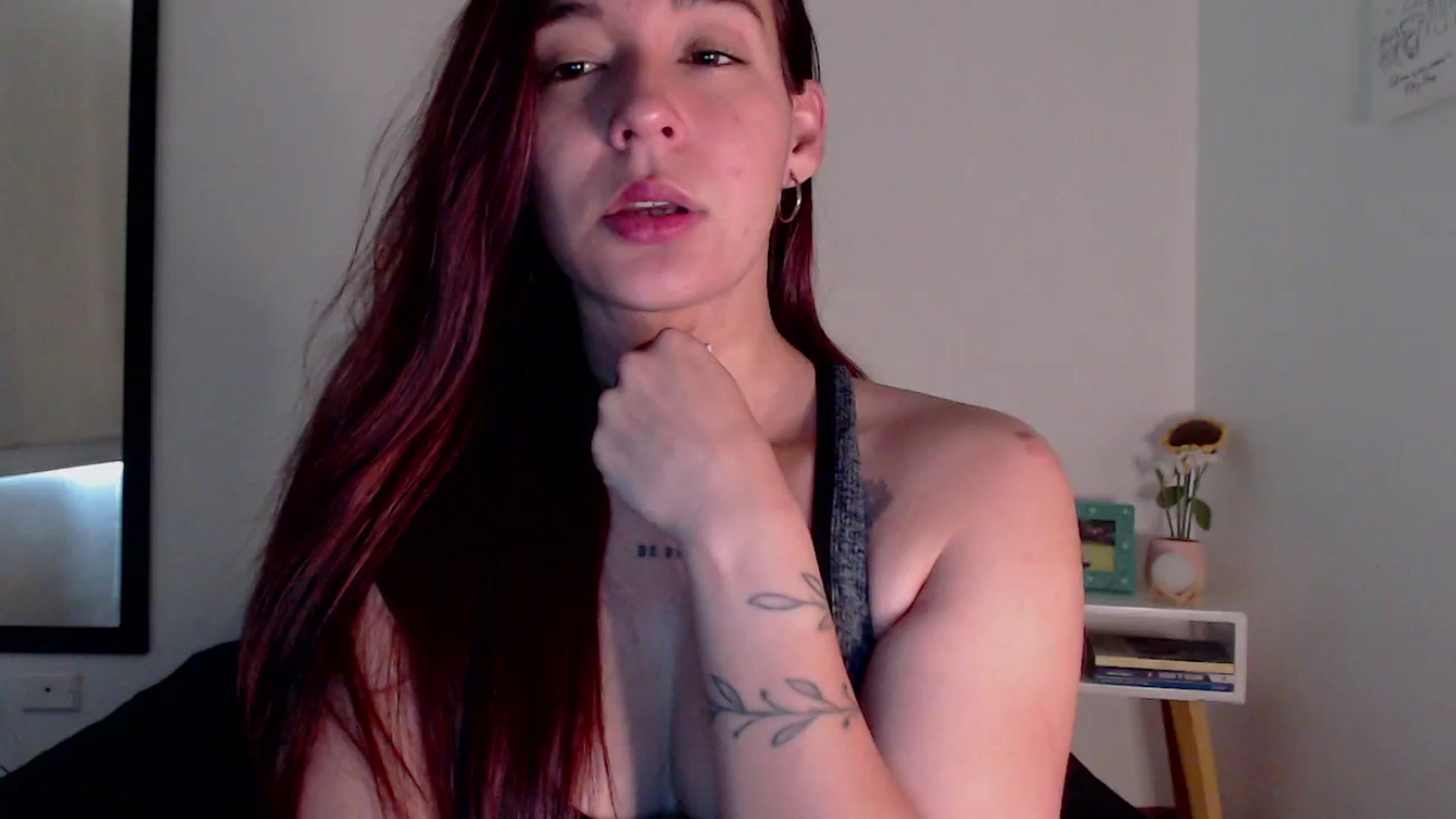 Gallery image thumbnail from MissHayleyy's myfreecams stream on, 05/21/2025, 16:50 image 16 of 20
