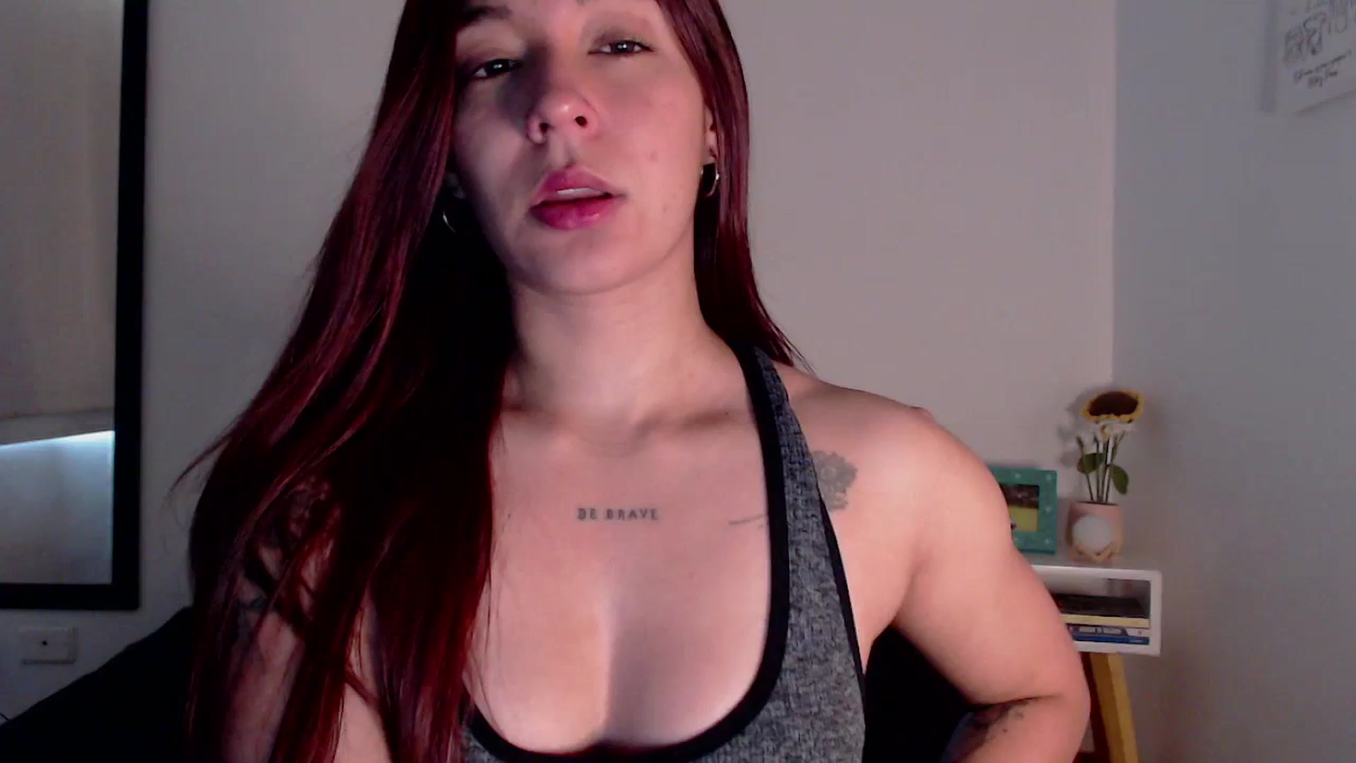 Gallery image thumbnail from MissHayleyy's myfreecams stream on, 05/21/2025, 16:50 image 1 of 20
