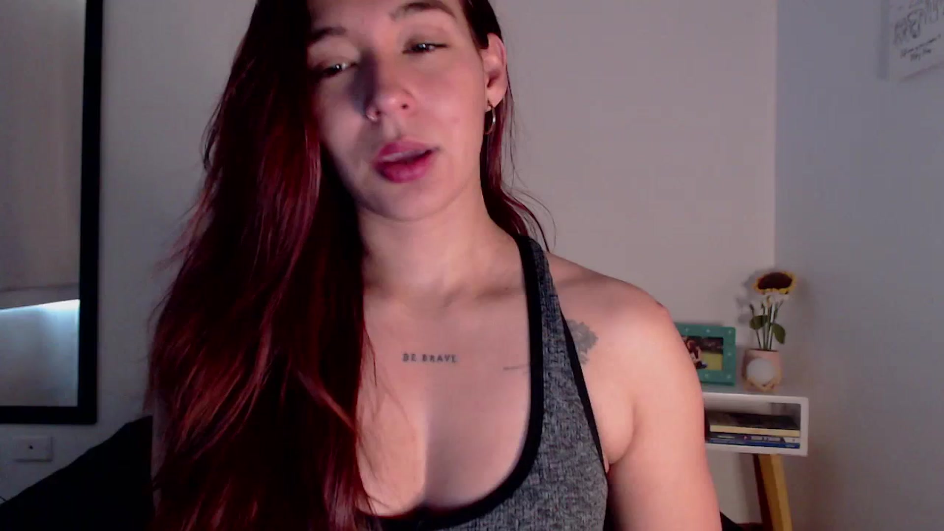 Gallery image thumbnail from MissHayleyy's myfreecams stream on, 05/21/2025, 16:50 image 8 of 20
