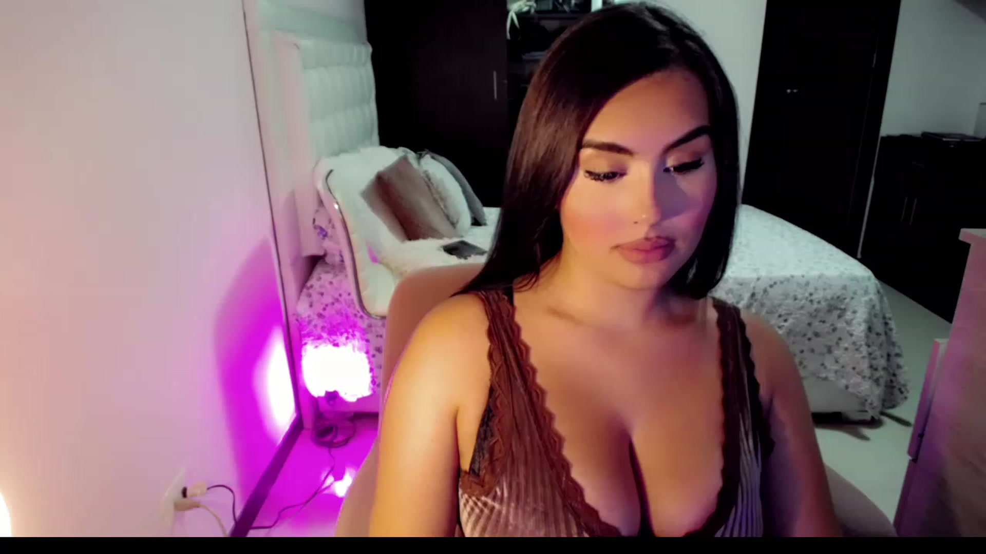 Gallery image thumbnail from MissHill's myfreecams stream on, 05/22/2023, 01:51 image 14 of 20