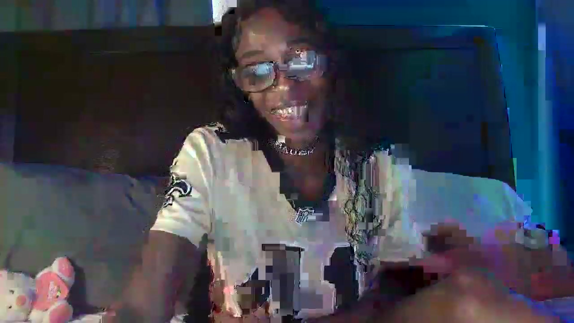 Gallery image thumbnail from MissHotnReady's myfreecams stream on, 01/01/2023, 19:38 image 12 of 20
