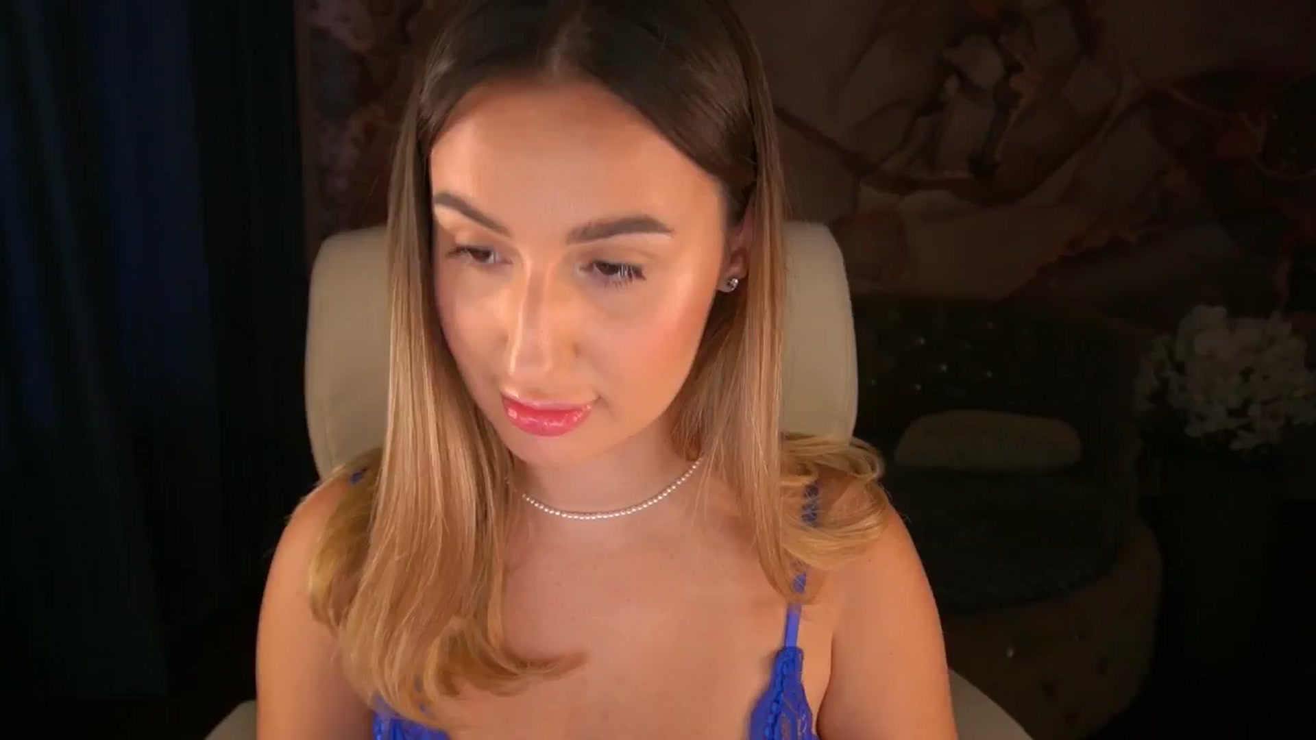 Gallery image thumbnail from MissInnocent's myfreecams stream on, 06/01/2024, 18:43 image 6 of 20