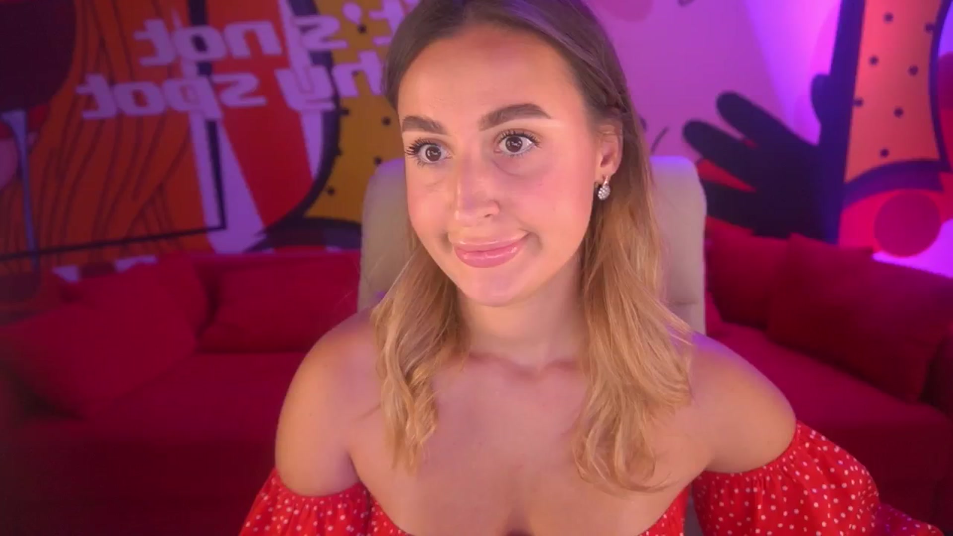 Gallery image thumbnail from MissInnocent's myfreecams stream on, 06/19/2024, 11:36 image 3 of 20