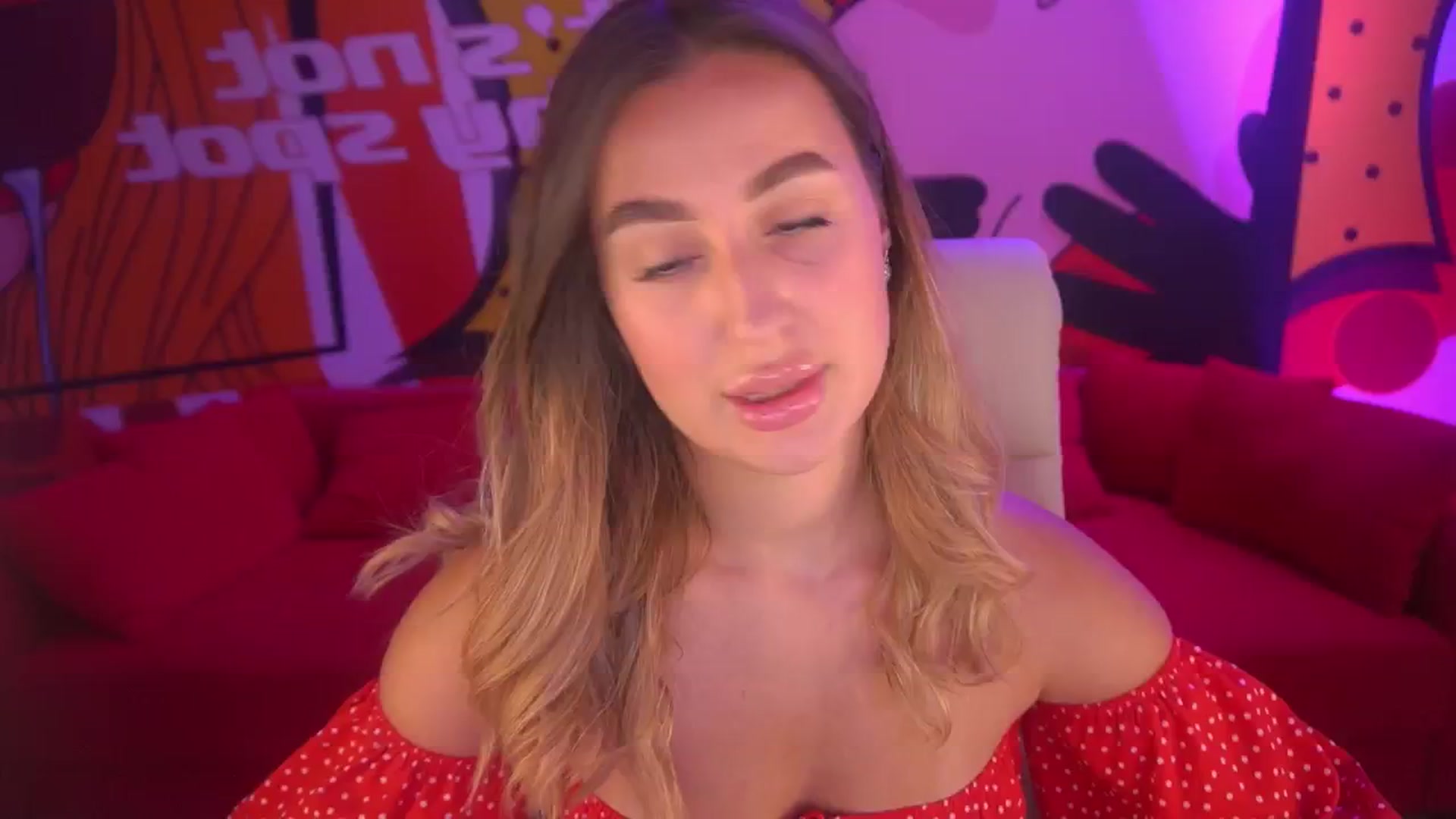 Gallery image thumbnail from MissInnocent's myfreecams stream on, 06/19/2024, 11:36 image 5 of 20