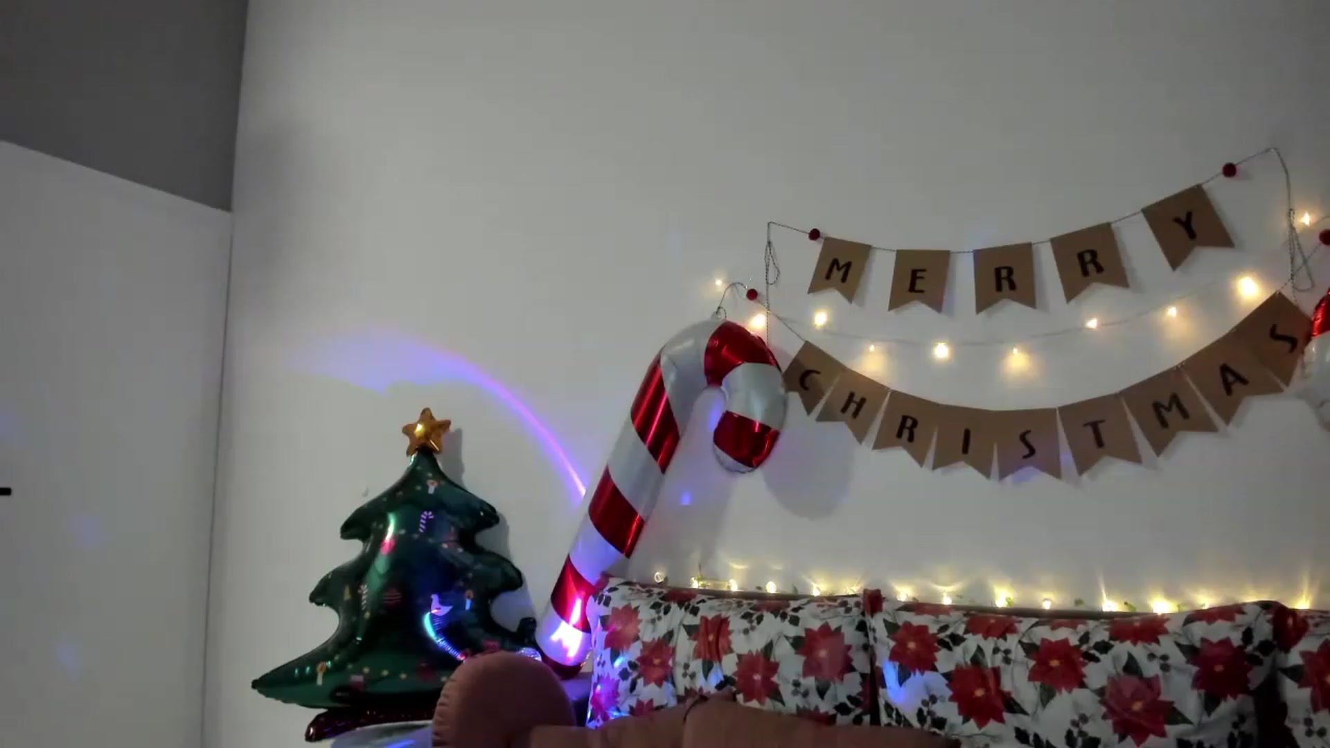 Gallery image thumbnail from MissIsa's myfreecams stream on, 12/06/2022, 23:28 image 7 of 20