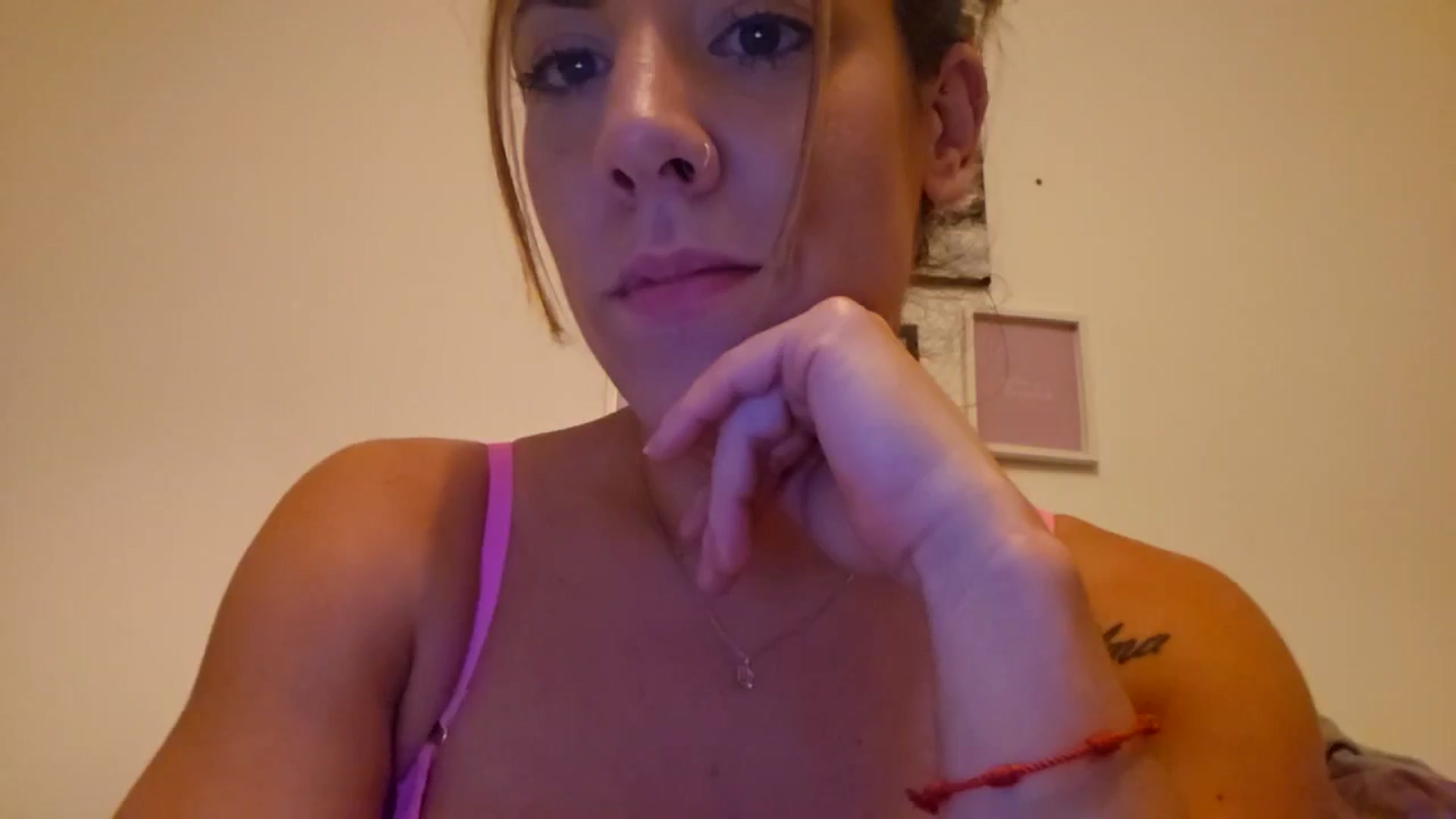 Gallery image thumbnail from MissJ's myfreecams stream on, 06/19/2024, 22:57 image 20 of 20