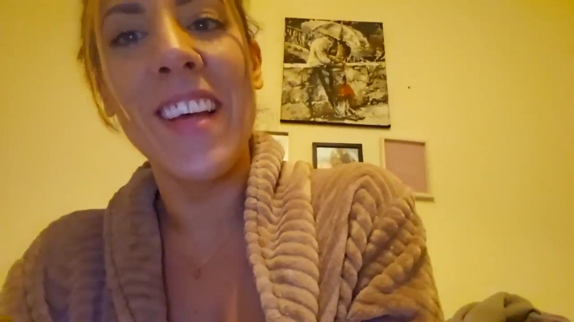 Gallery image thumbnail from MissJ's myfreecams stream on, 06/19/2024, 22:57 image 3 of 20
