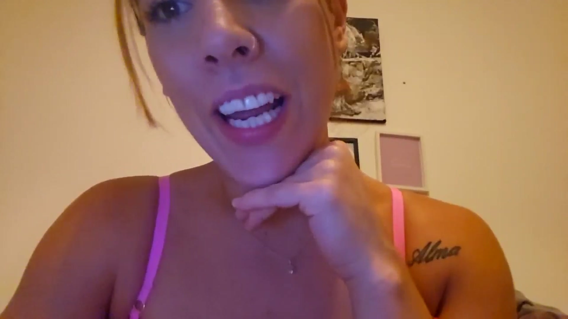Gallery image thumbnail from MissJ's myfreecams stream on, 06/19/2024, 22:57 image 15 of 20