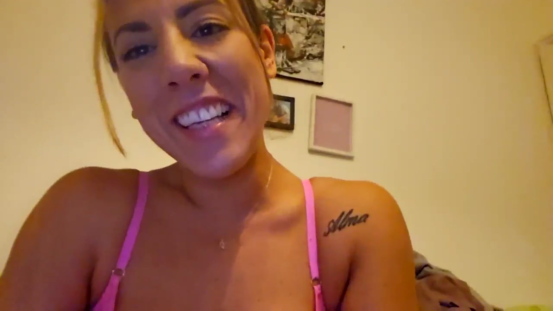 Gallery image thumbnail from MissJ's myfreecams stream on, 06/20/2024, 24:23 image 7 of 20