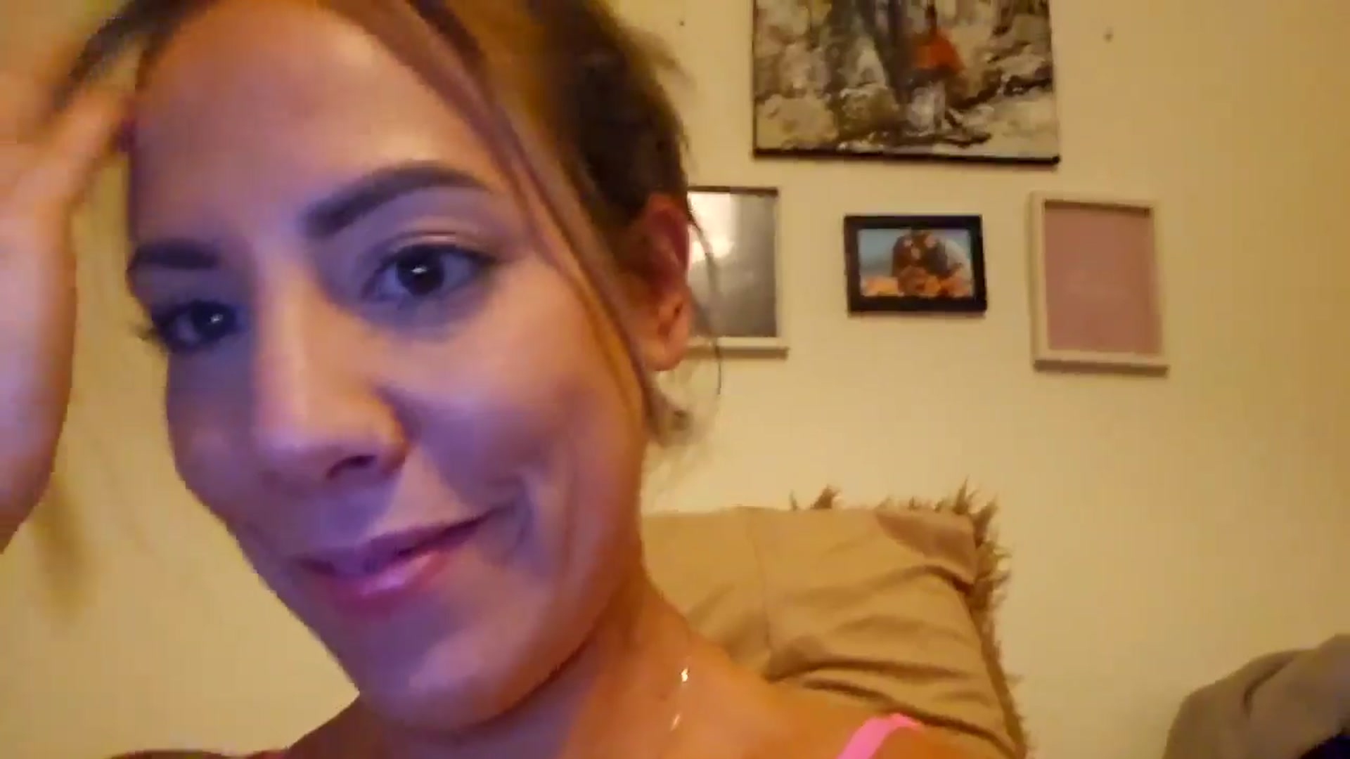 Gallery image thumbnail from MissJ's myfreecams stream on, 06/20/2024, 01:18 image 18 of 20