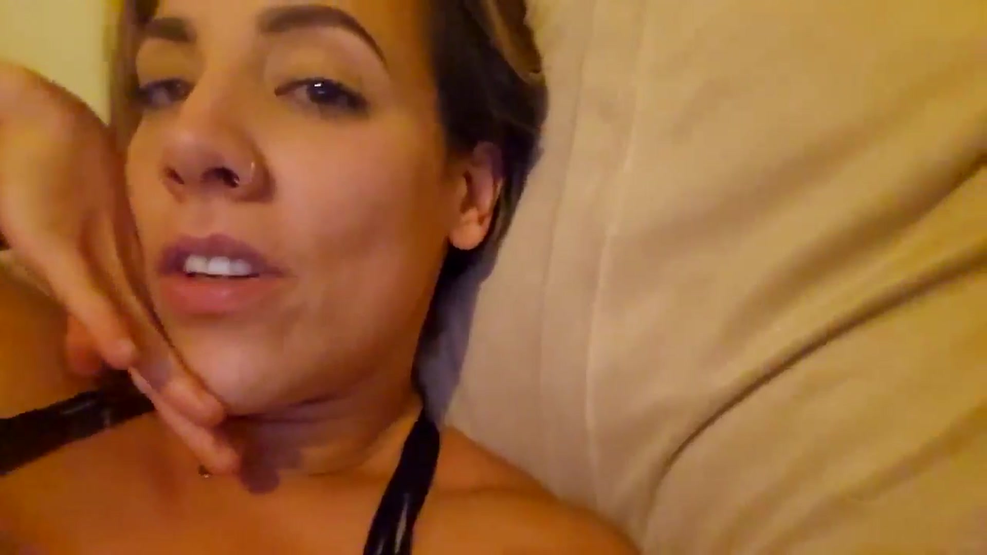Gallery image thumbnail from MissJ's myfreecams stream on, 06/21/2024, 24:00 image 12 of 20
