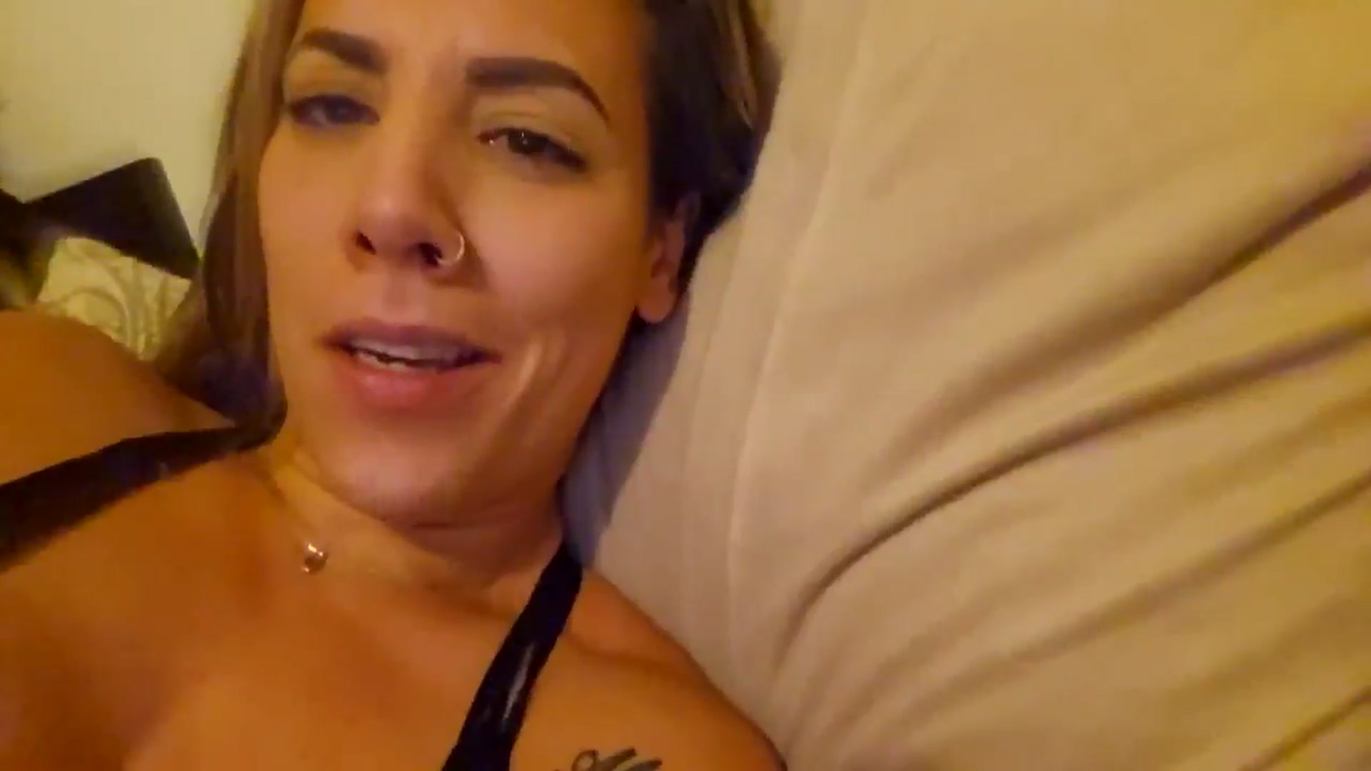 Gallery image thumbnail from MissJ's myfreecams stream on, 06/21/2024, 24:00 image 15 of 20