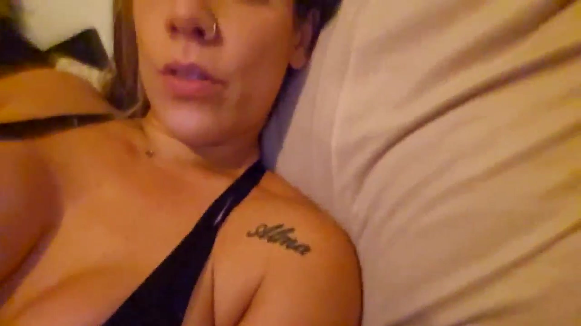 Gallery image thumbnail from MissJ's myfreecams stream on, 06/21/2024, 24:00 image 13 of 20