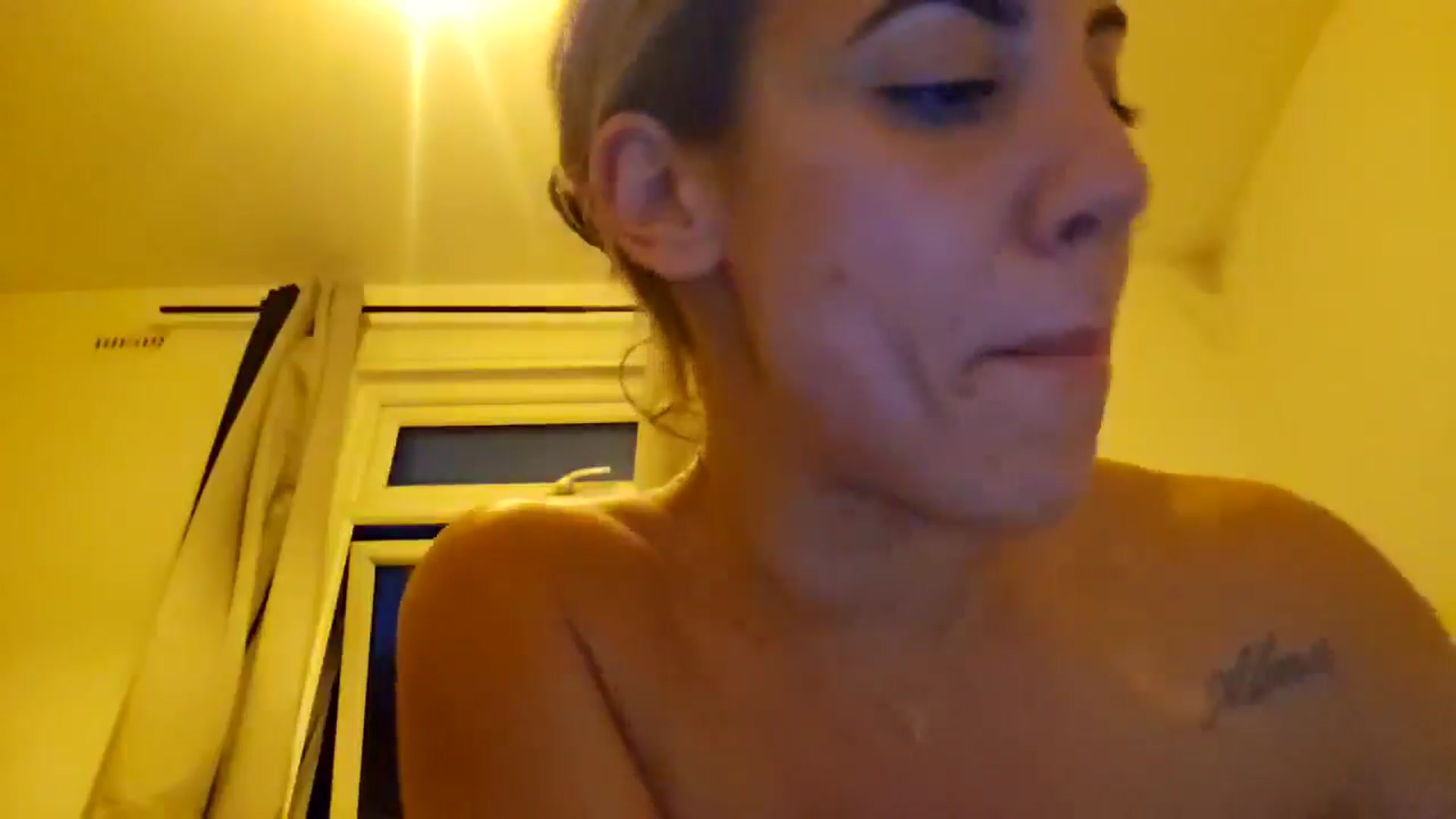 Gallery image thumbnail from MissJ's myfreecams stream on, 06/27/2024, 21:26 image 18 of 20