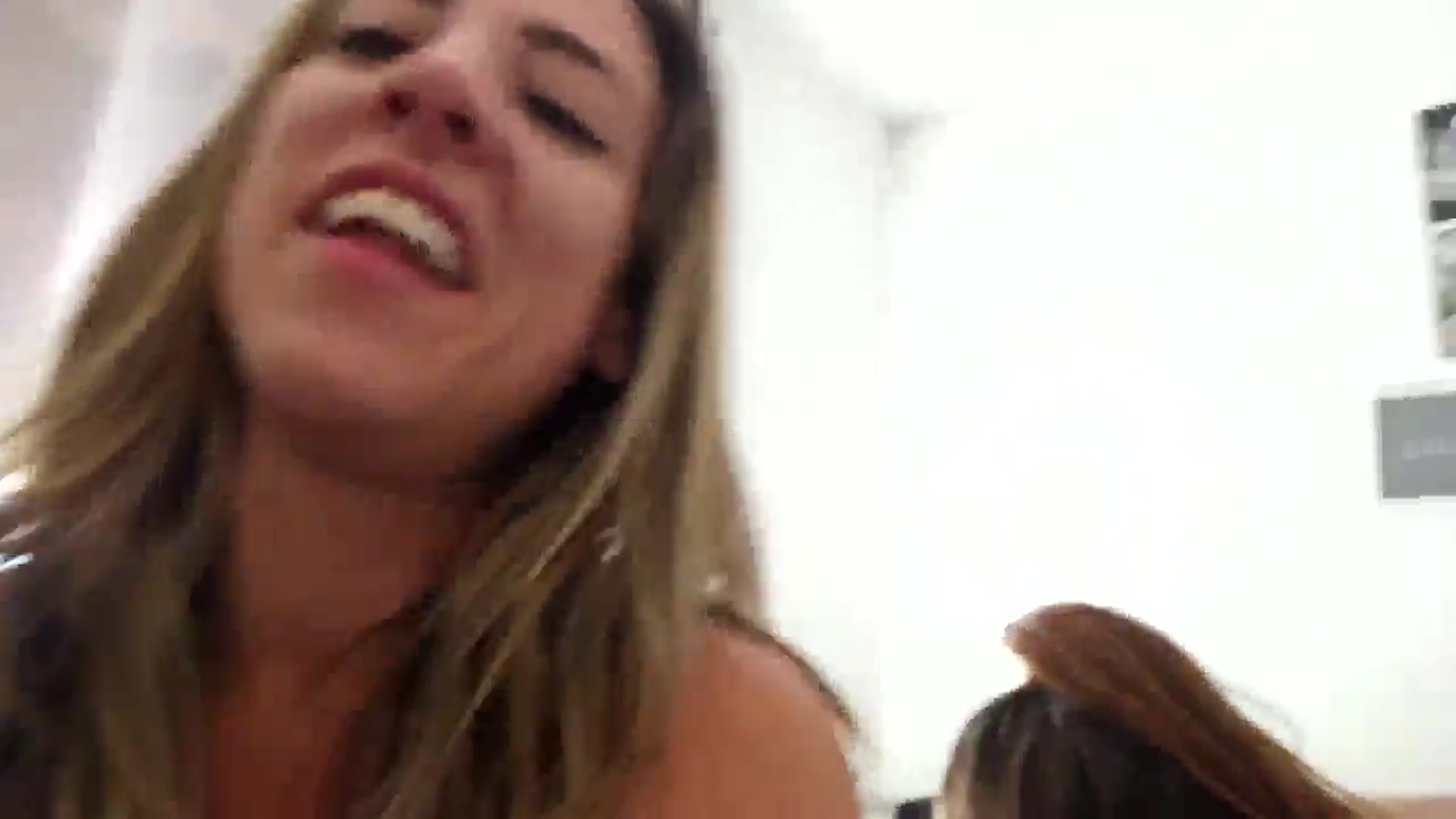 Gallery image thumbnail from MissJ's myfreecams stream on, 08/18/2024, 12:35 image 11 of 20