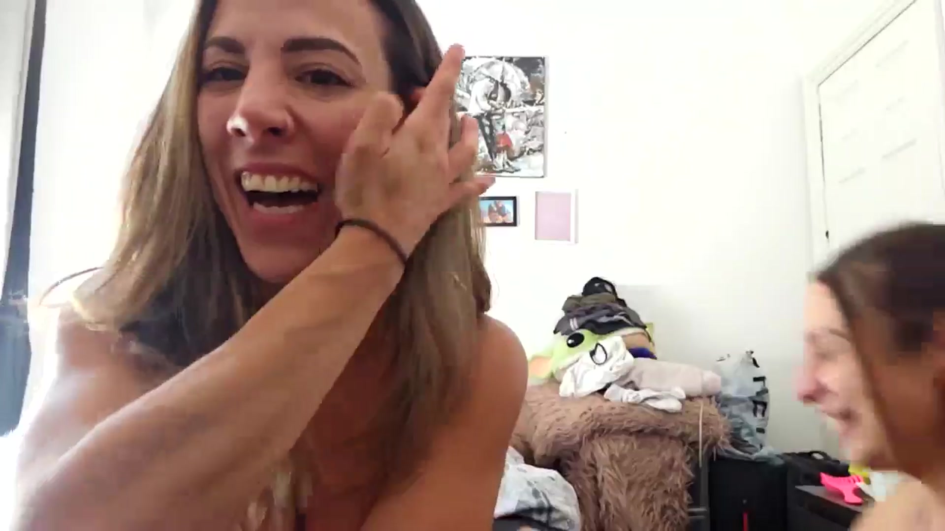 Gallery image thumbnail from MissJ's myfreecams stream on, 08/18/2024, 13:47 image 13 of 20